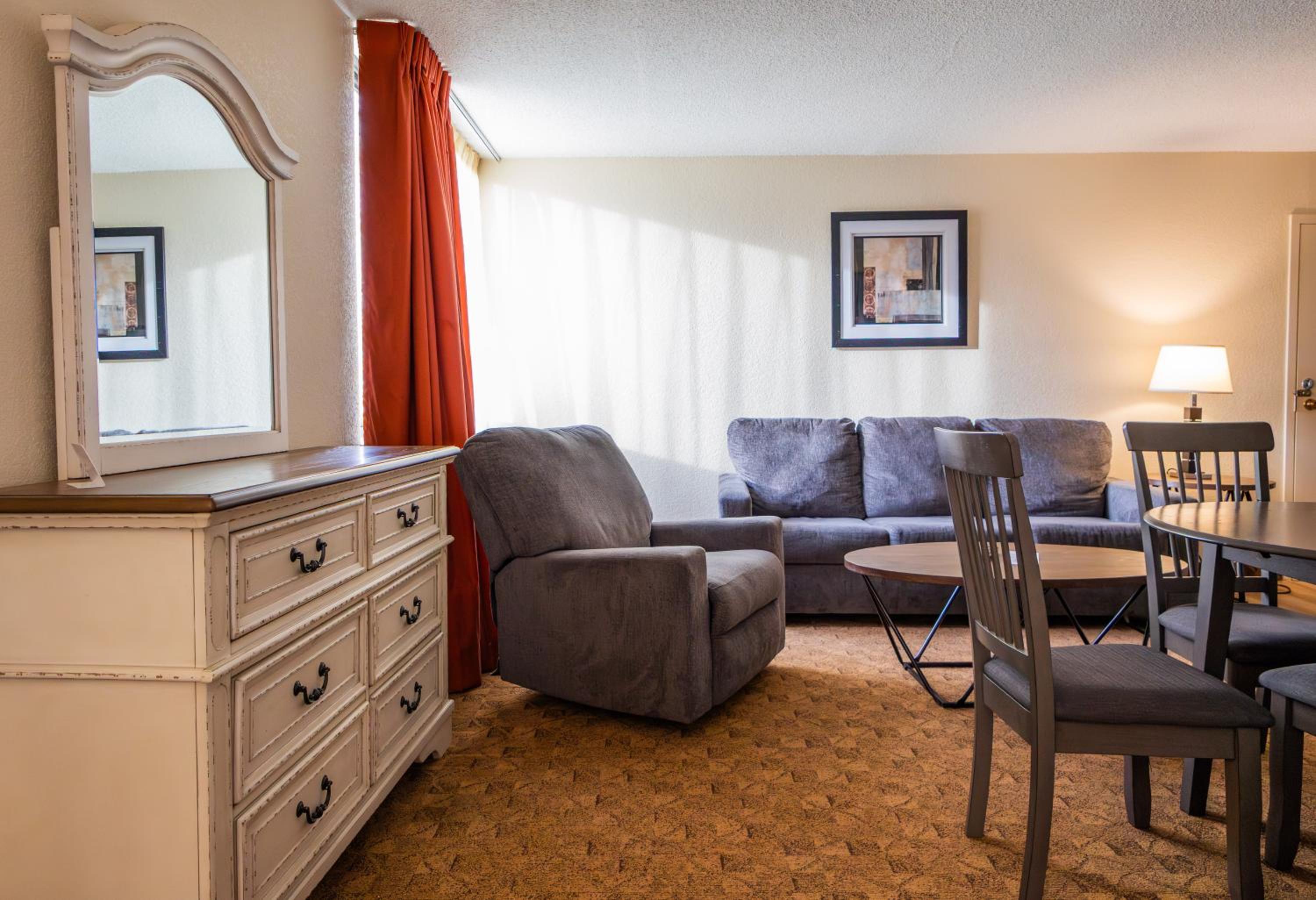 Studio Suite with Two Queen Beds and Kitchenette - Non-Smoking - Photo 15