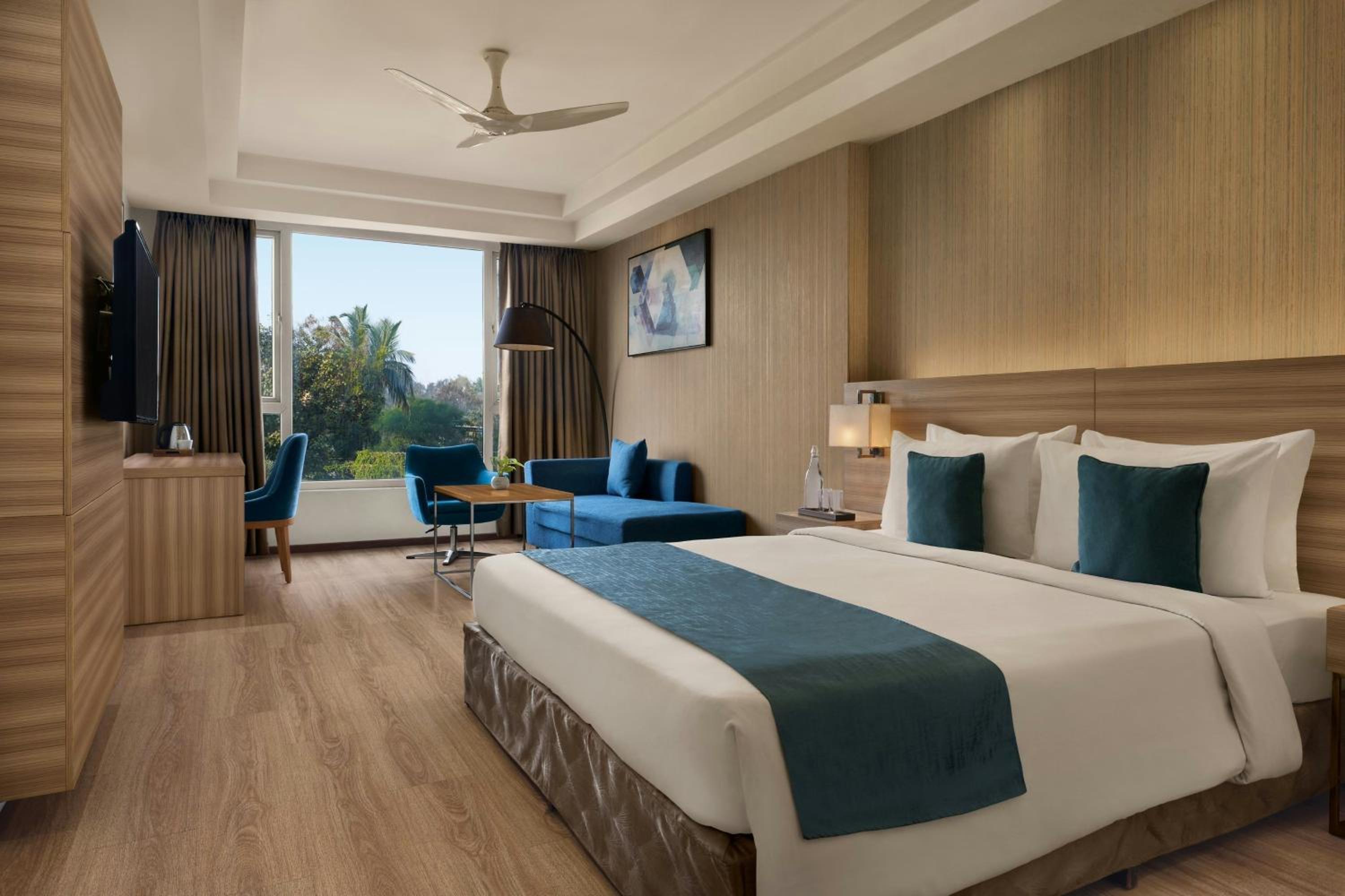 Fern Classic King Room with City View - Photo 1
