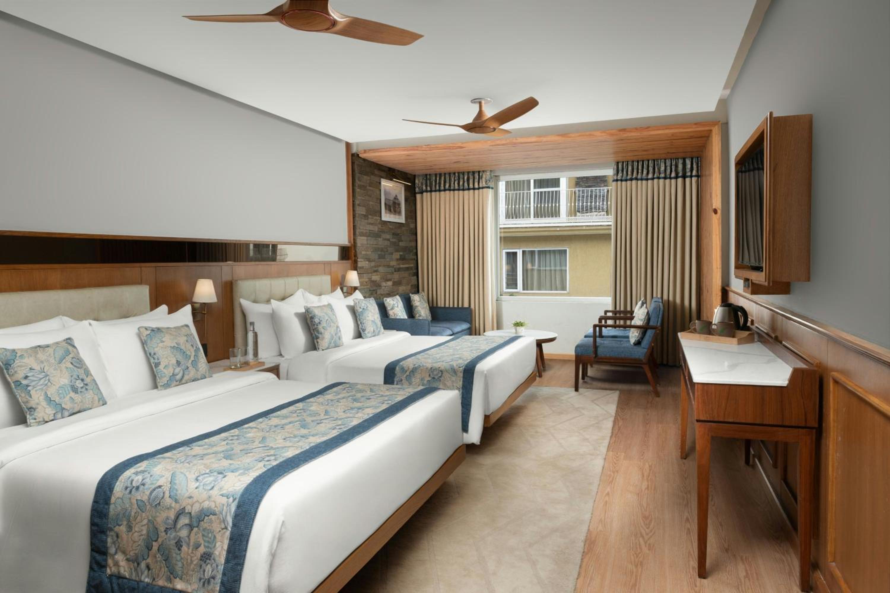 Hazel Queen Suite - No View