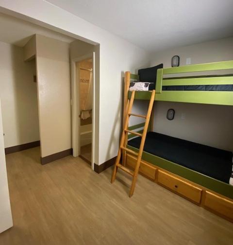 Deluxe Family Suite photo 2