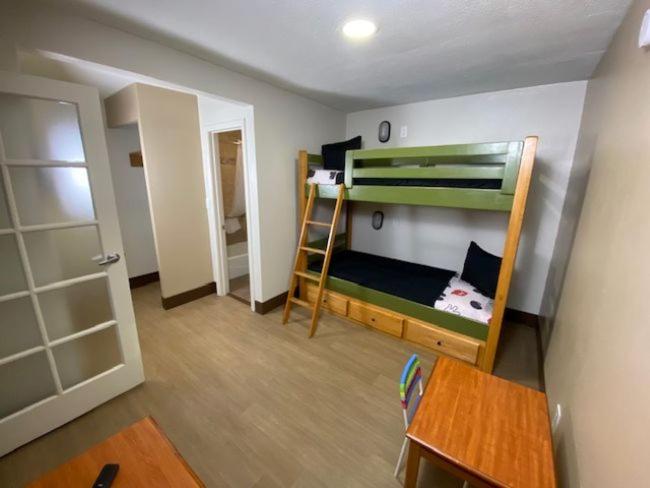Deluxe Family Suite photo 1