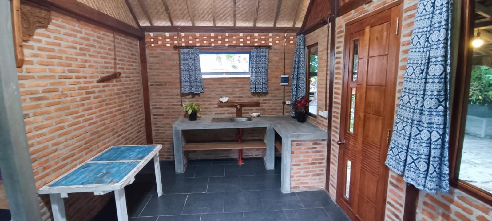 Bungalow with Garden View