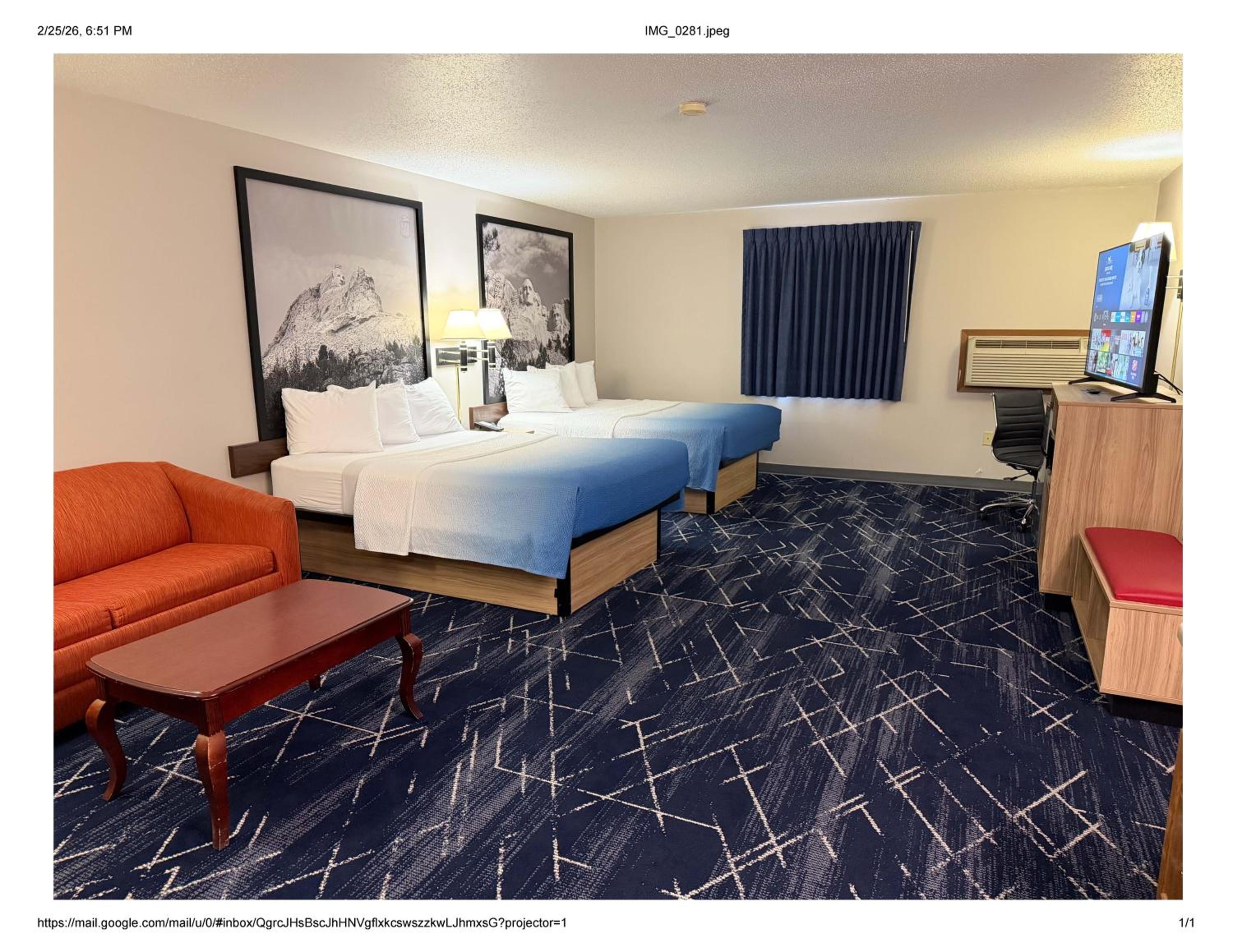 Family Suite with Two Queen Beds - Non-Smoking - Photo 1