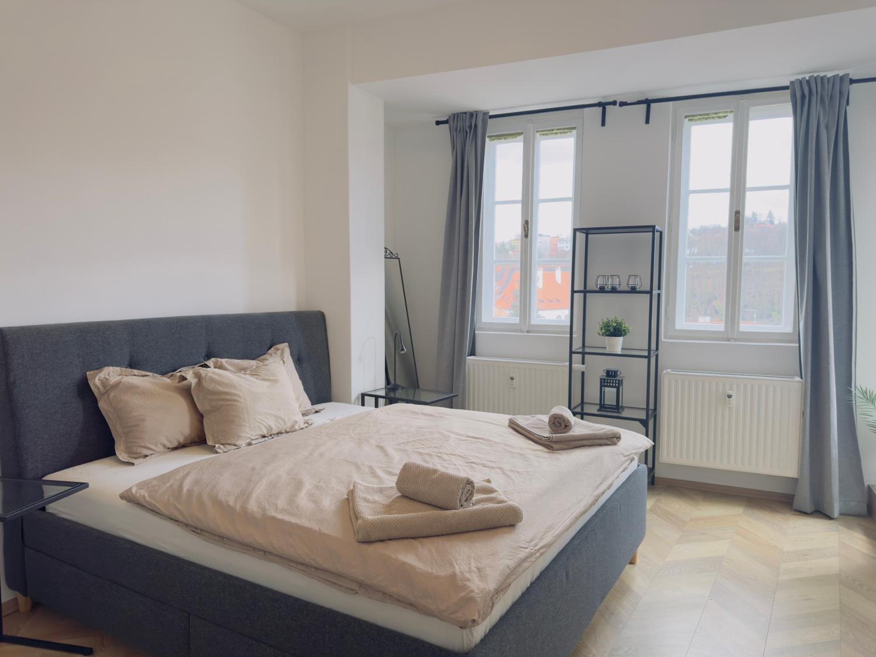 Two-Bedroom Apartment with City View photo 2