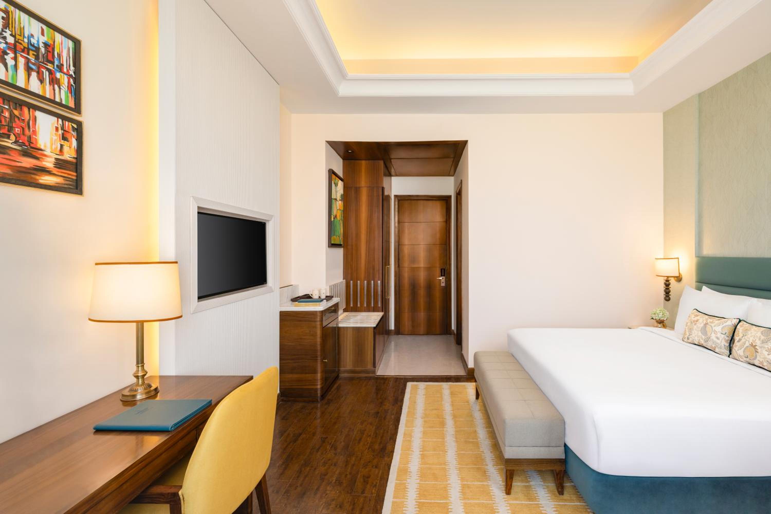 Standard King Room - Photo 2