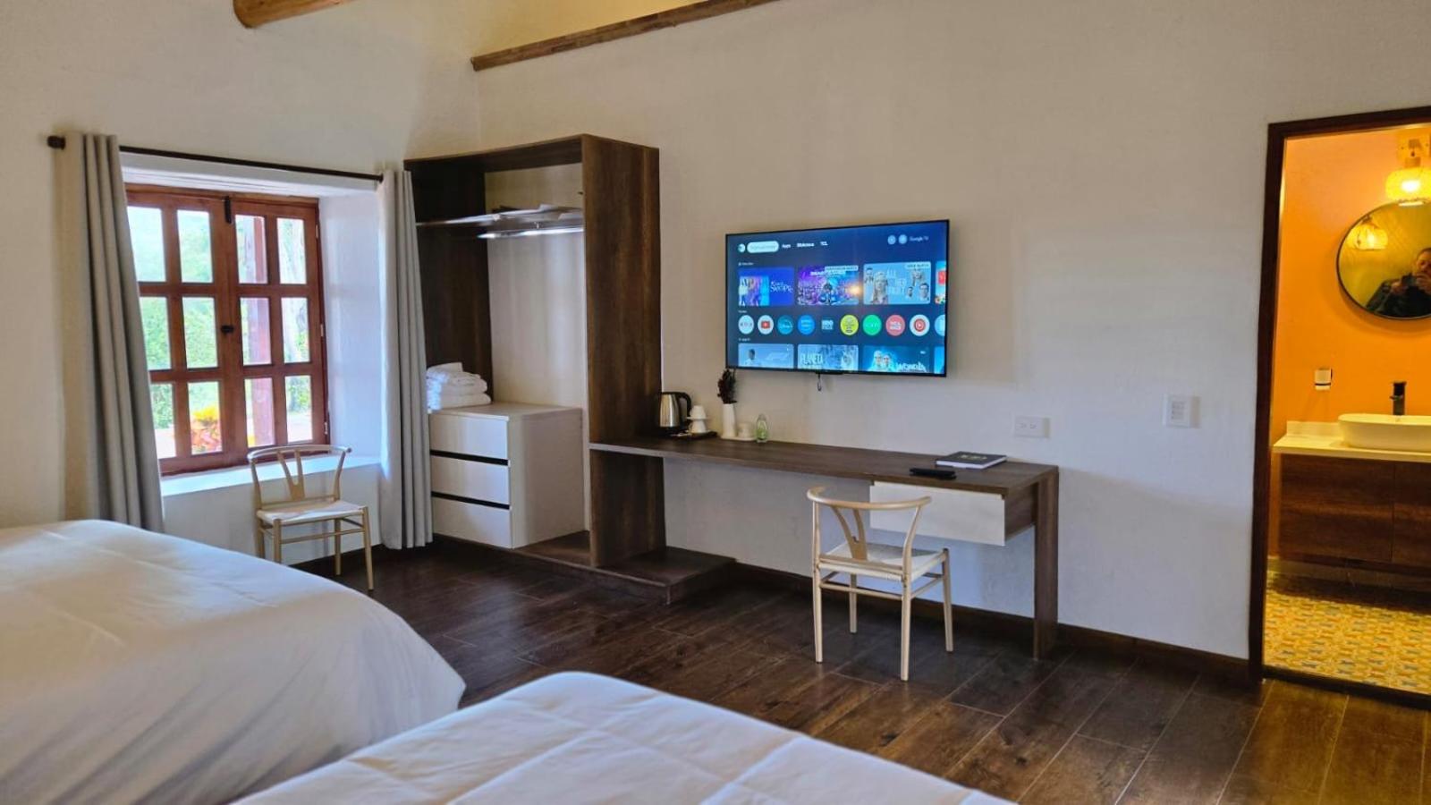 Deluxe Family Room photo 2