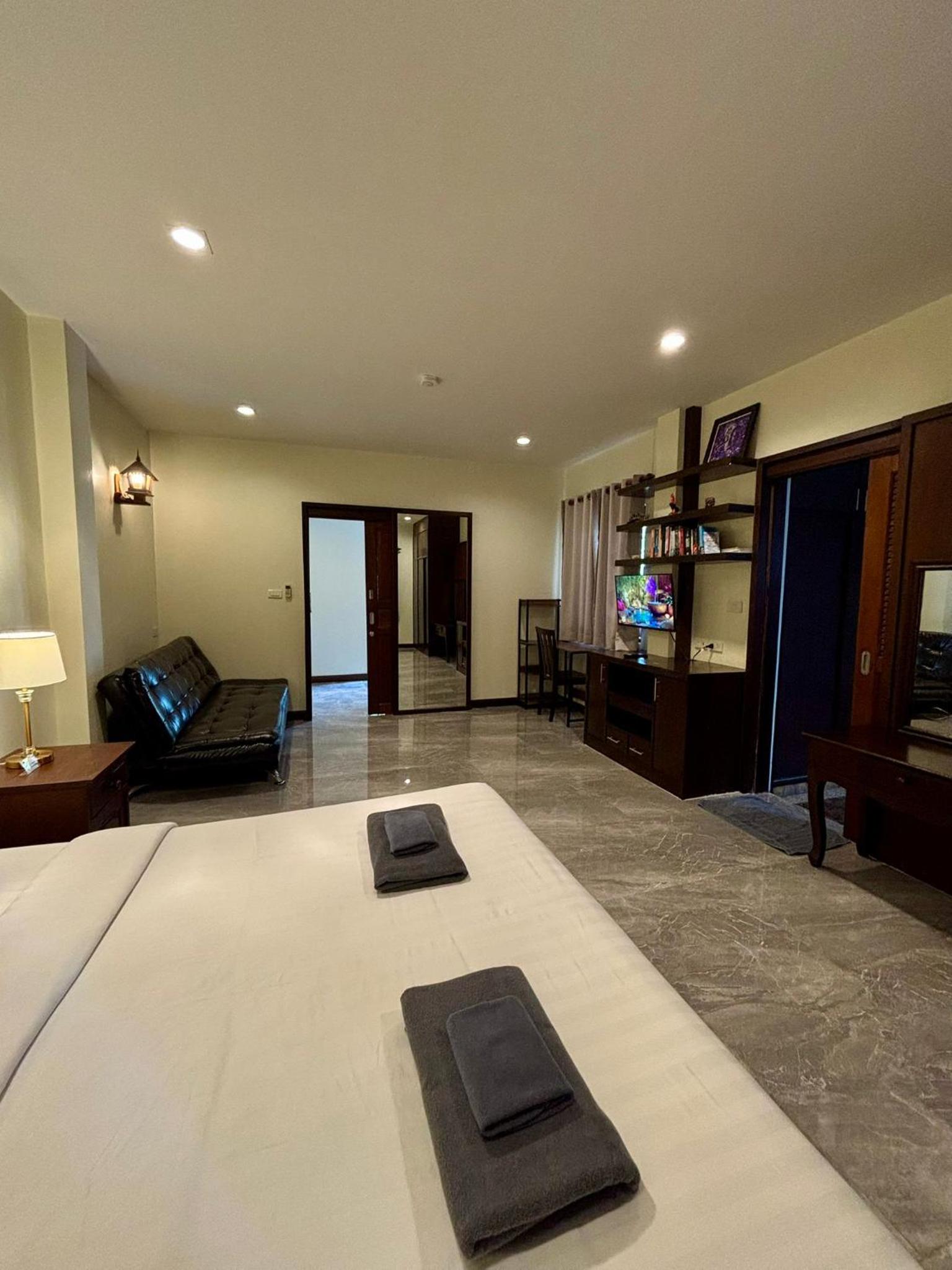 Two-Bedroom Suite photo 3