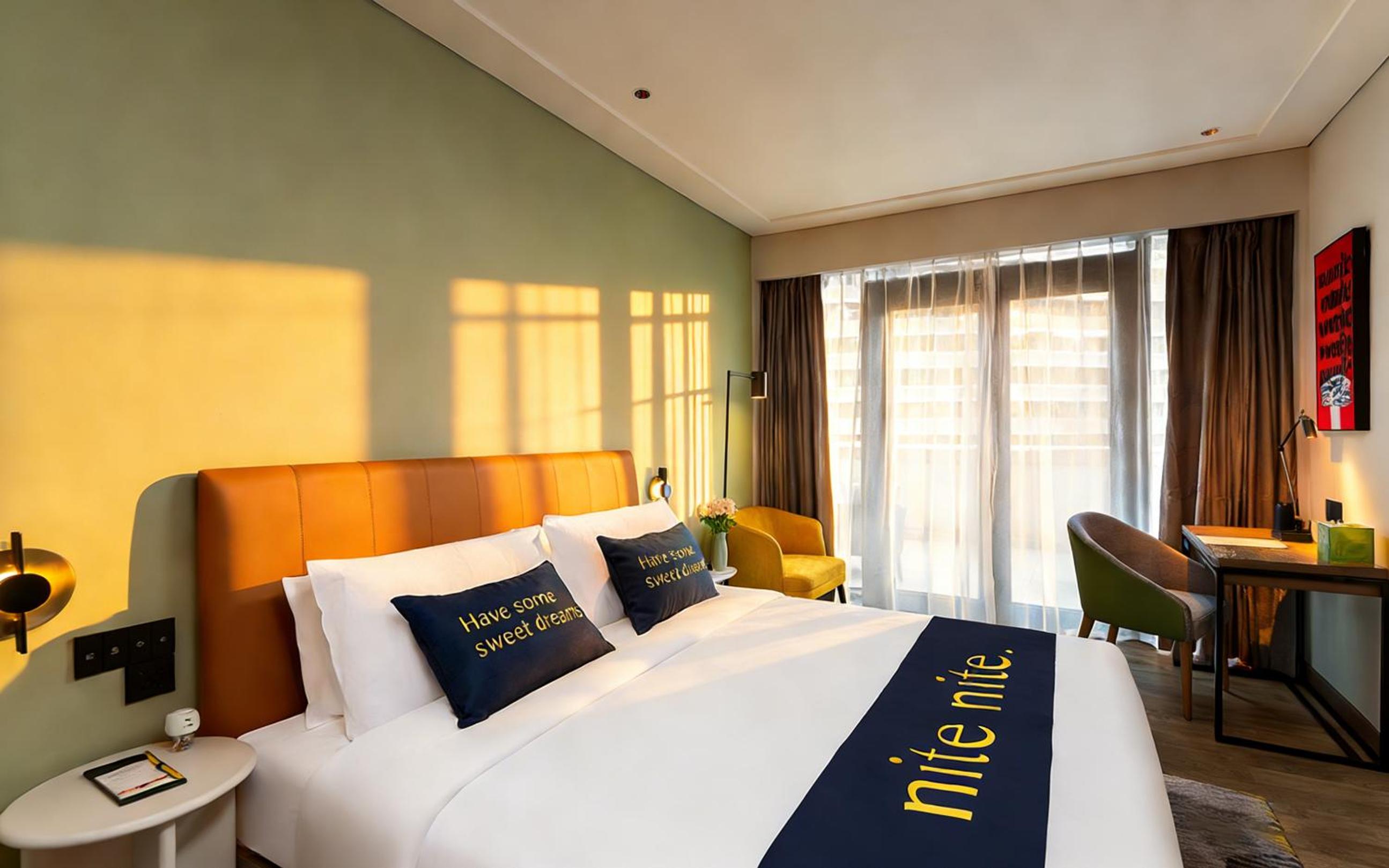 Queen Room with Balcony photo 3
