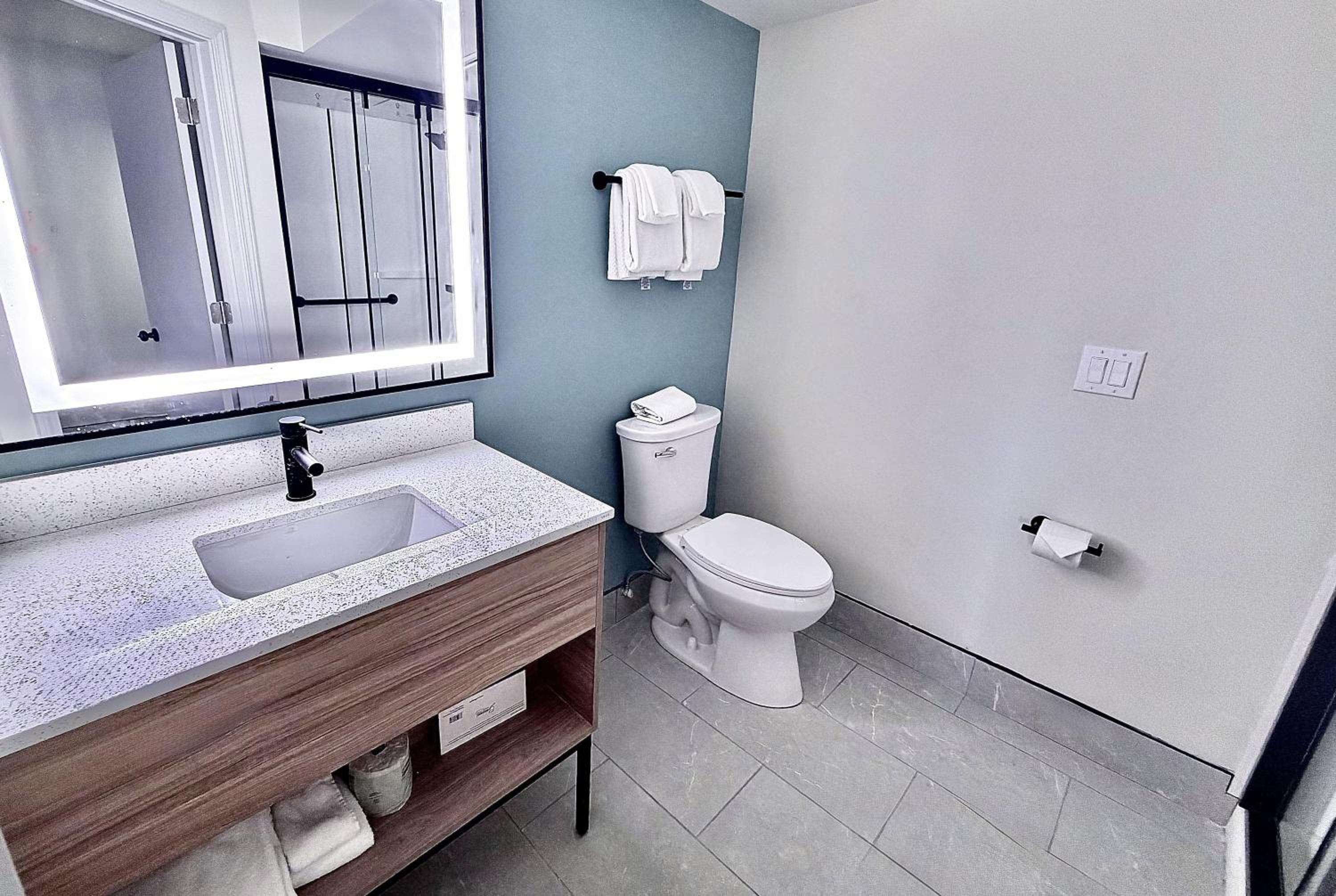 Double Room with Two Double Beds - Non-Smoking - Photo 4