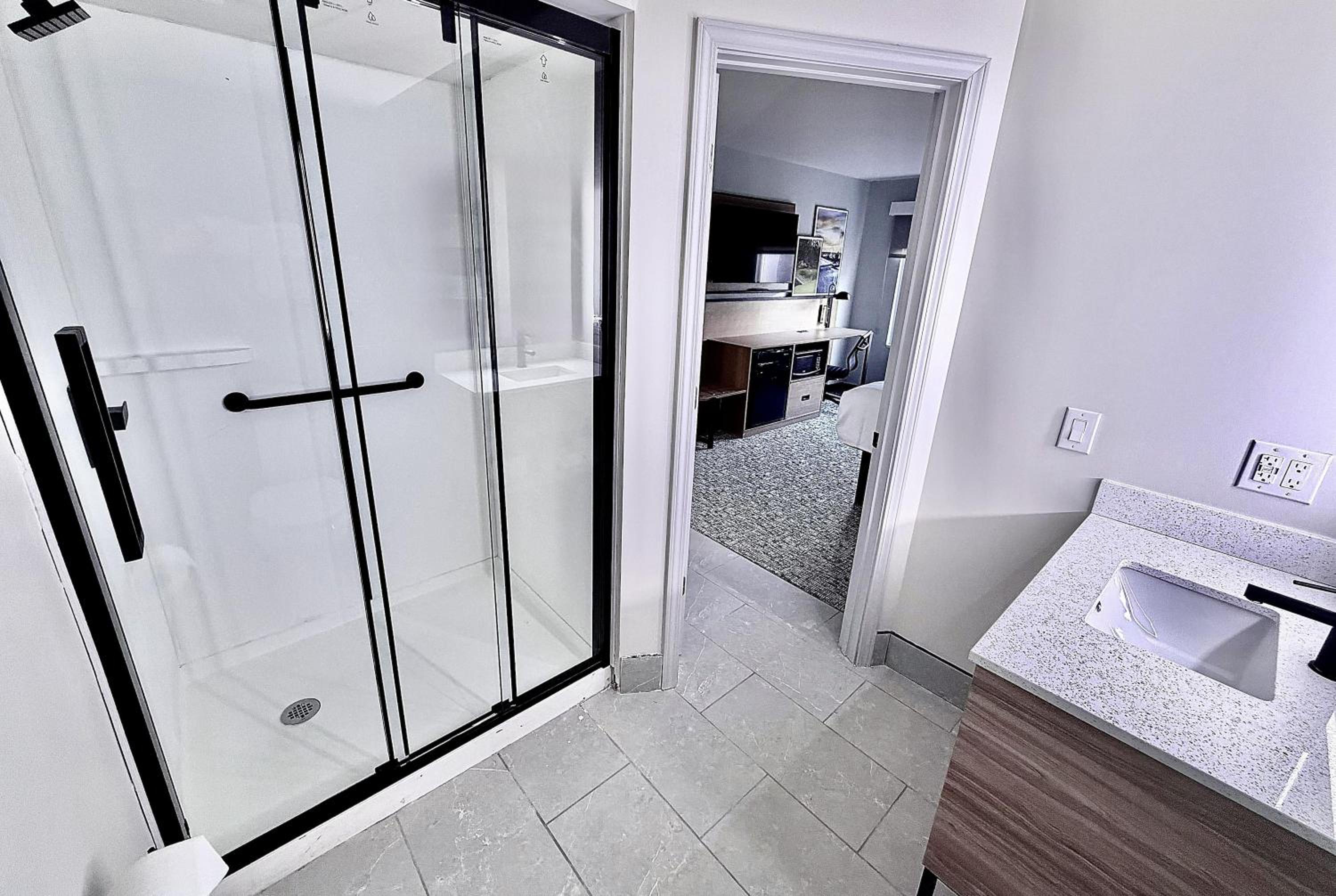 Double Room with Two Double Beds - Non-Smoking - Photo 8
