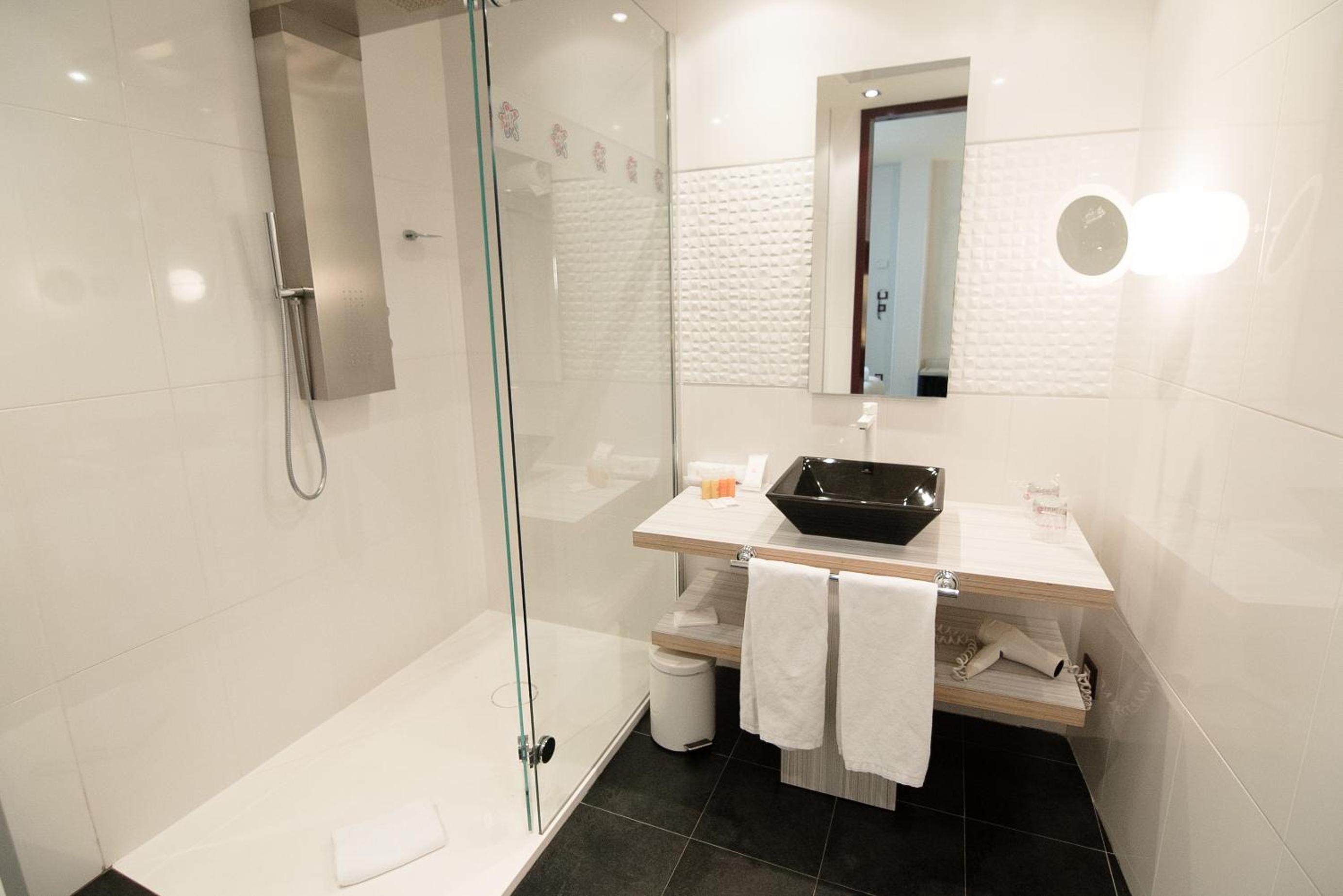 Junior Suite (4 Adults) - Photo 6