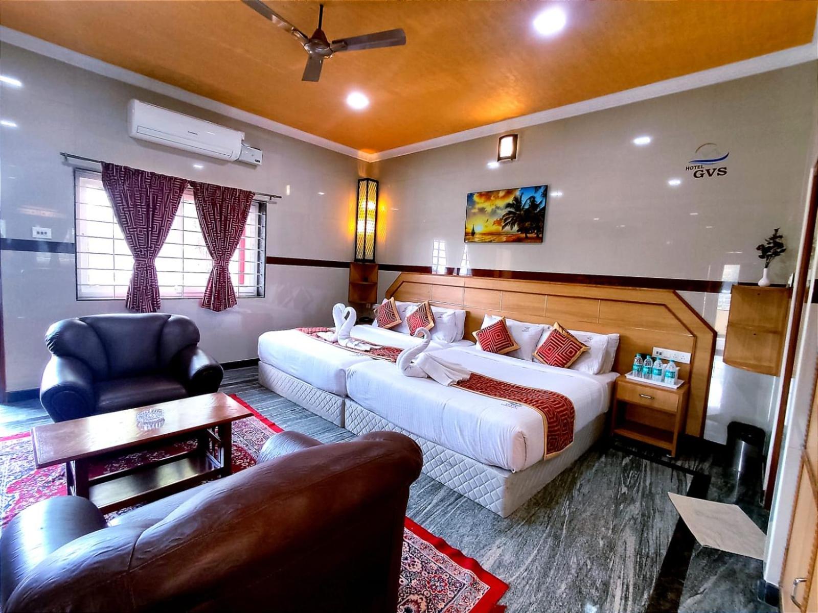 Quadruple Room with Private External Bathroom