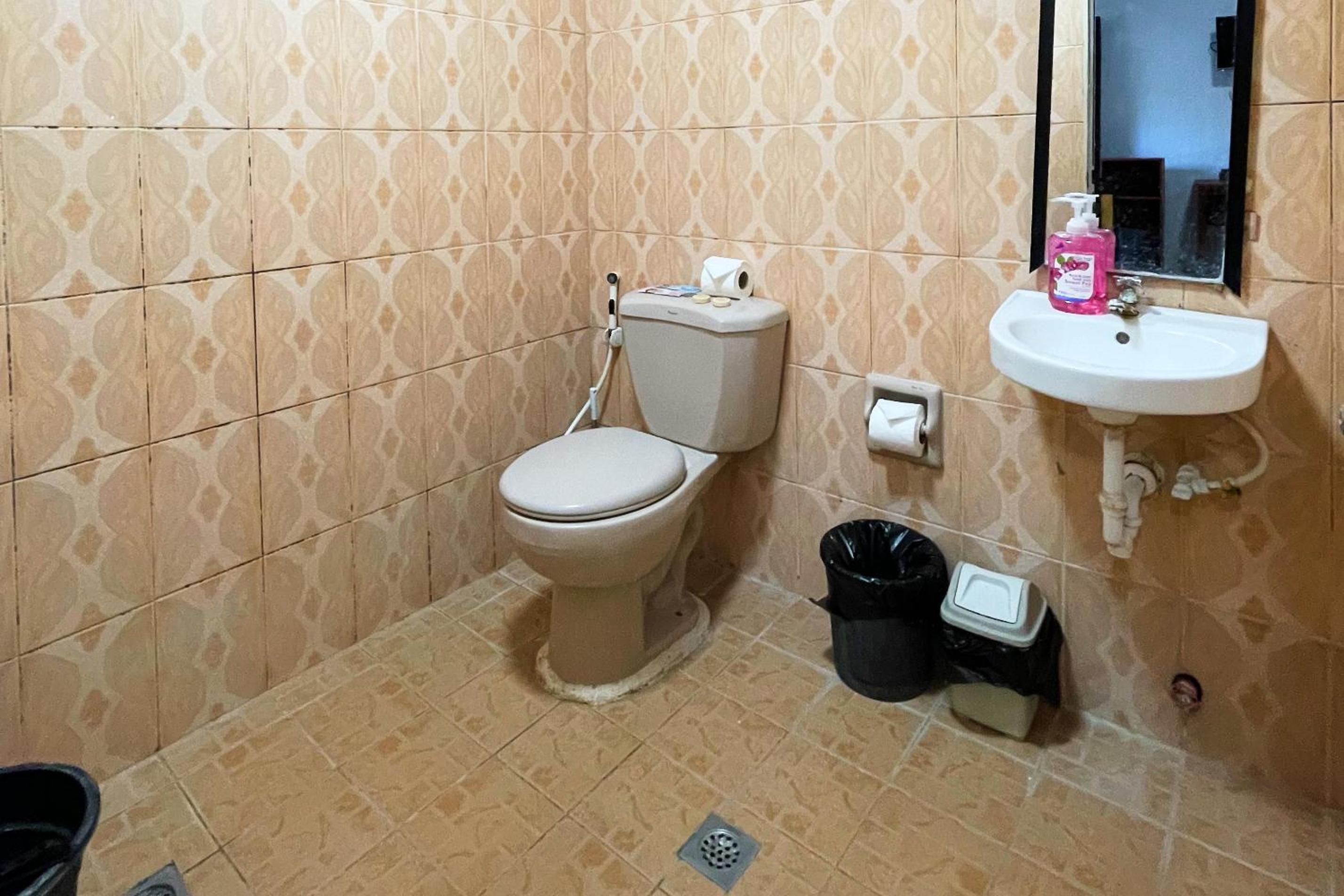 Twin Room - Photo 1