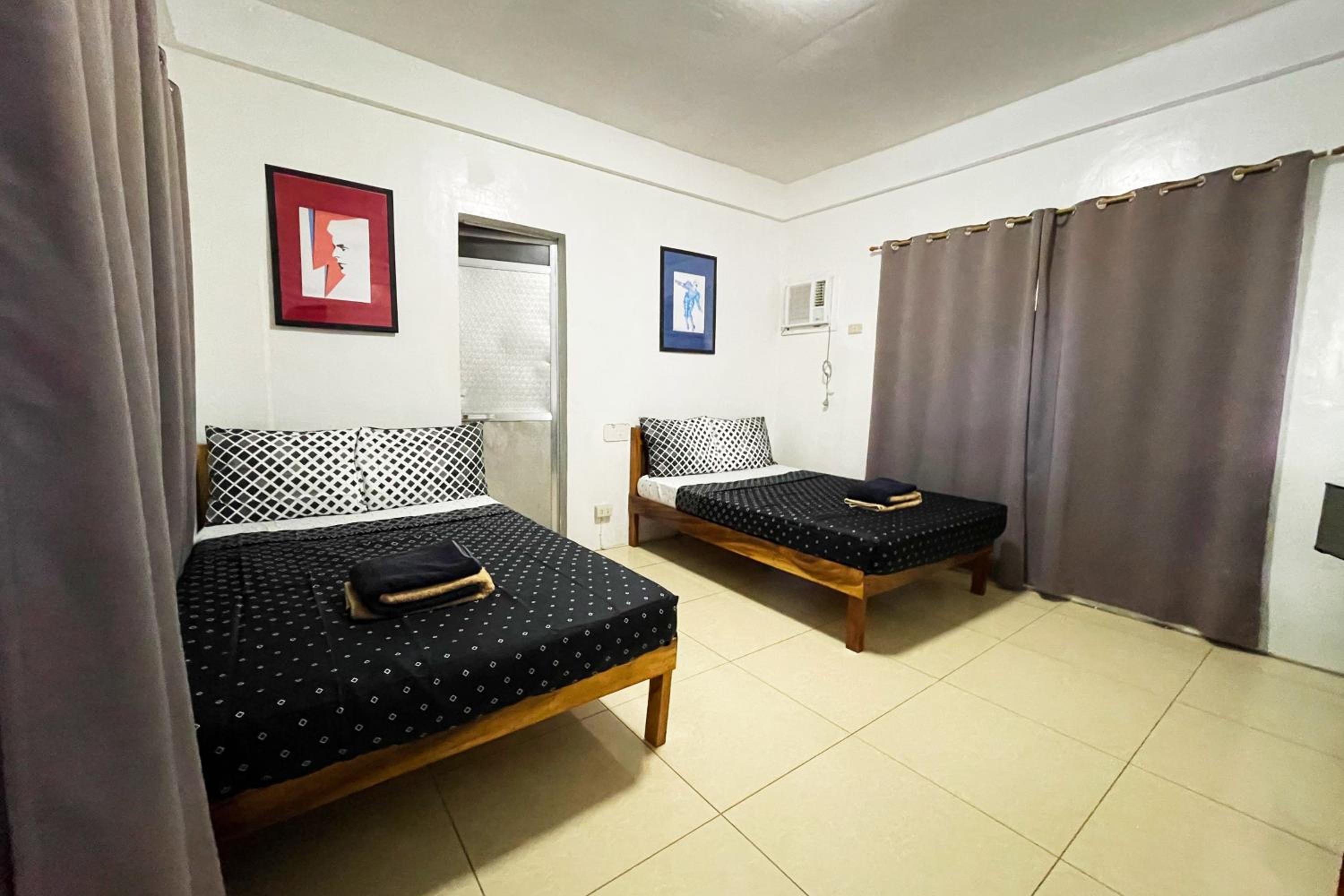 Twin Room - Photo 2