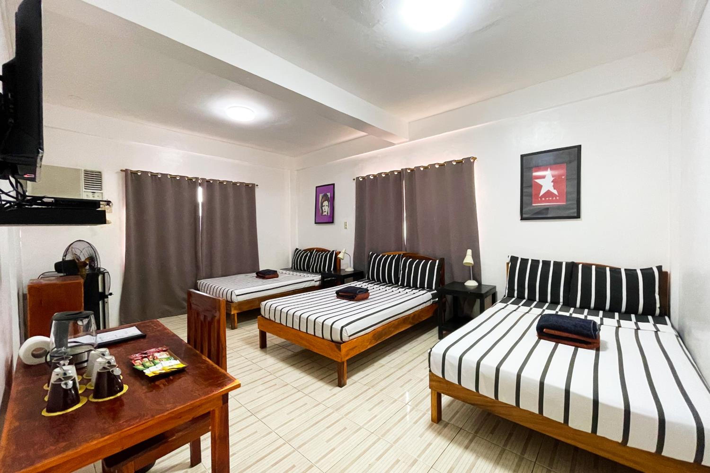 Family Room - Photo 7