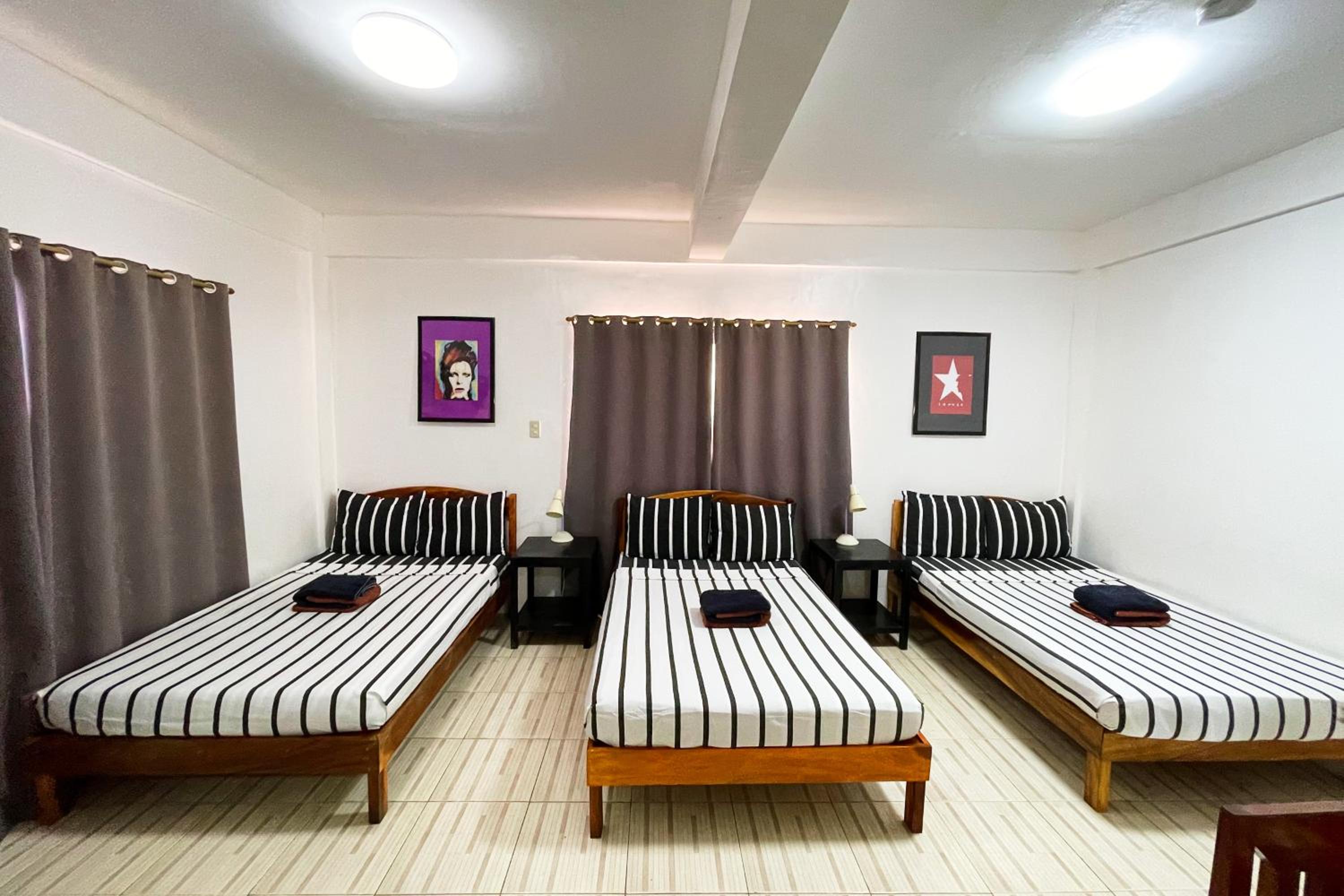 Family Room - Photo 9