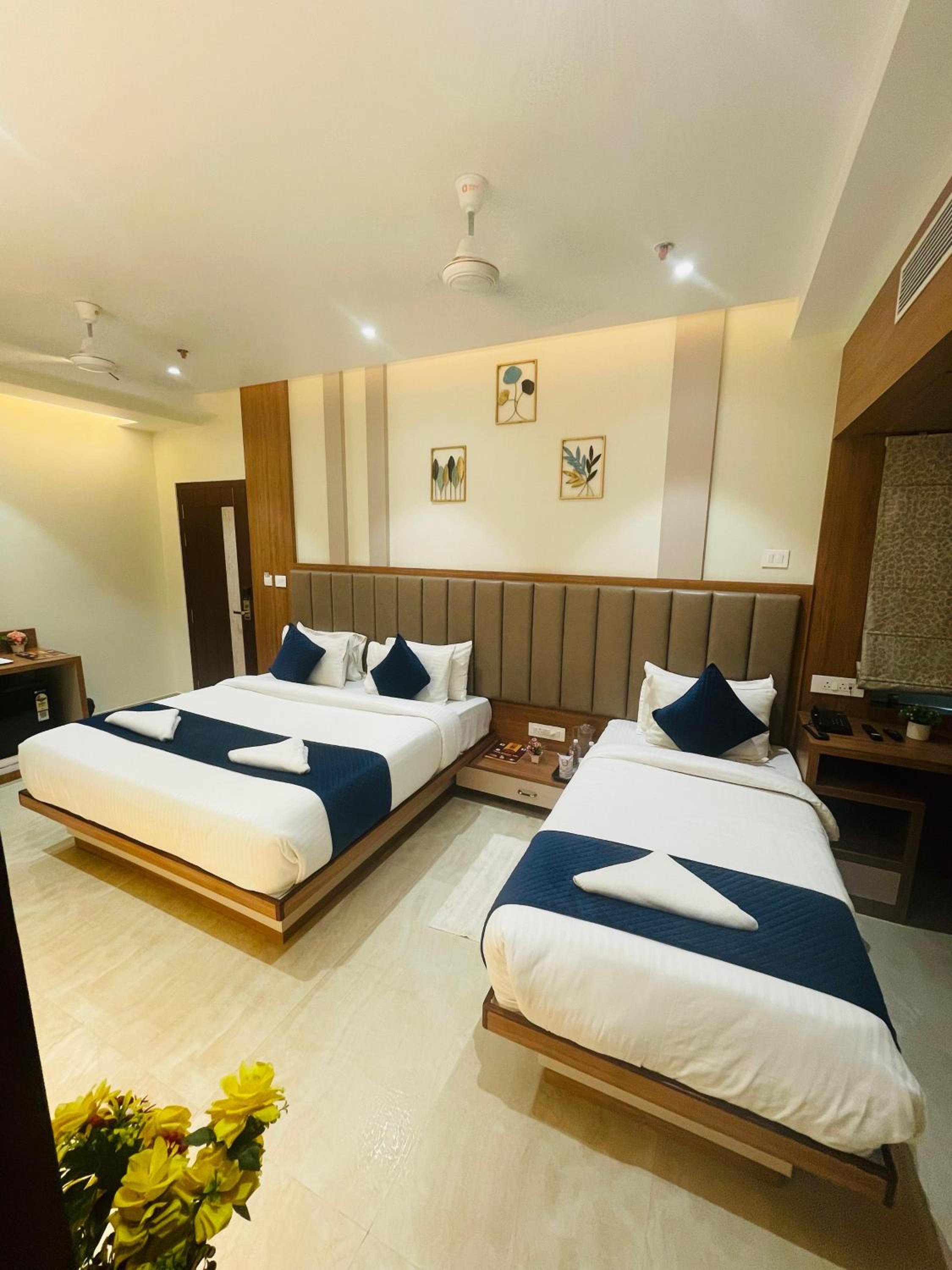 Superior Triple Room photo 3