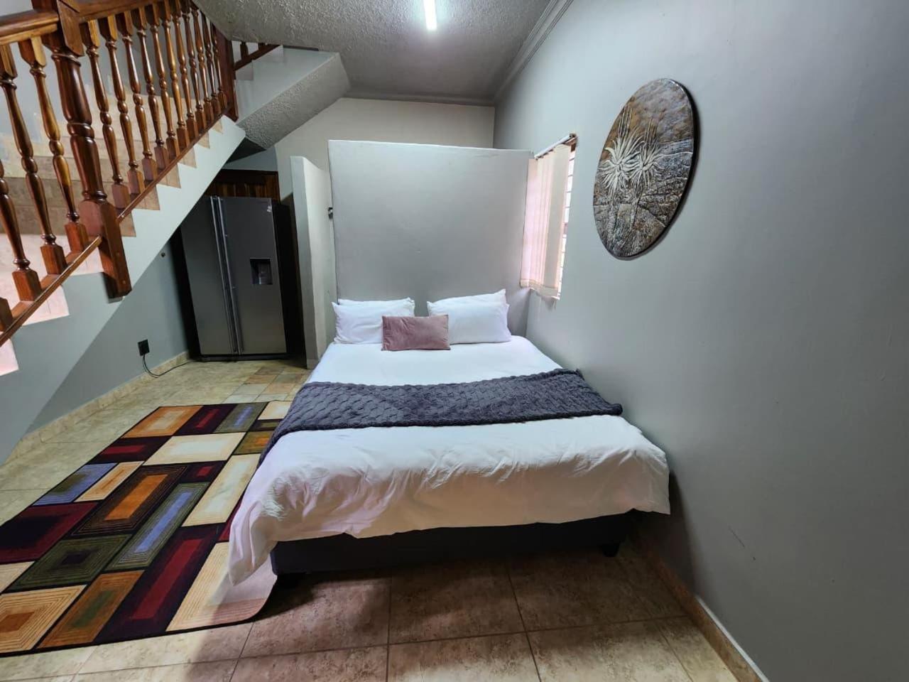 Family Room with Private Bathroom photo 1