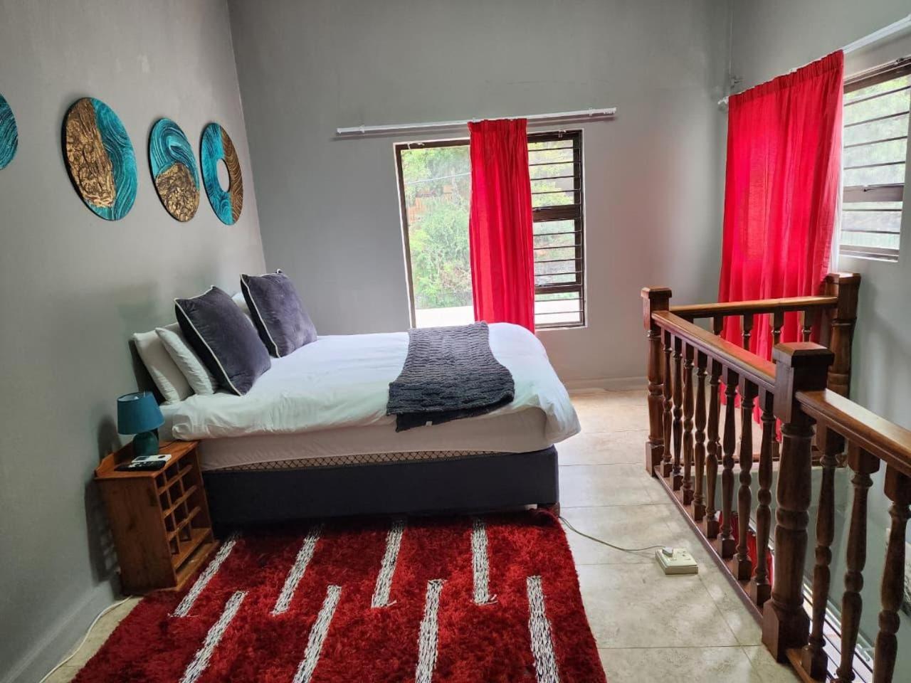 Family Room with Private Bathroom photo 2