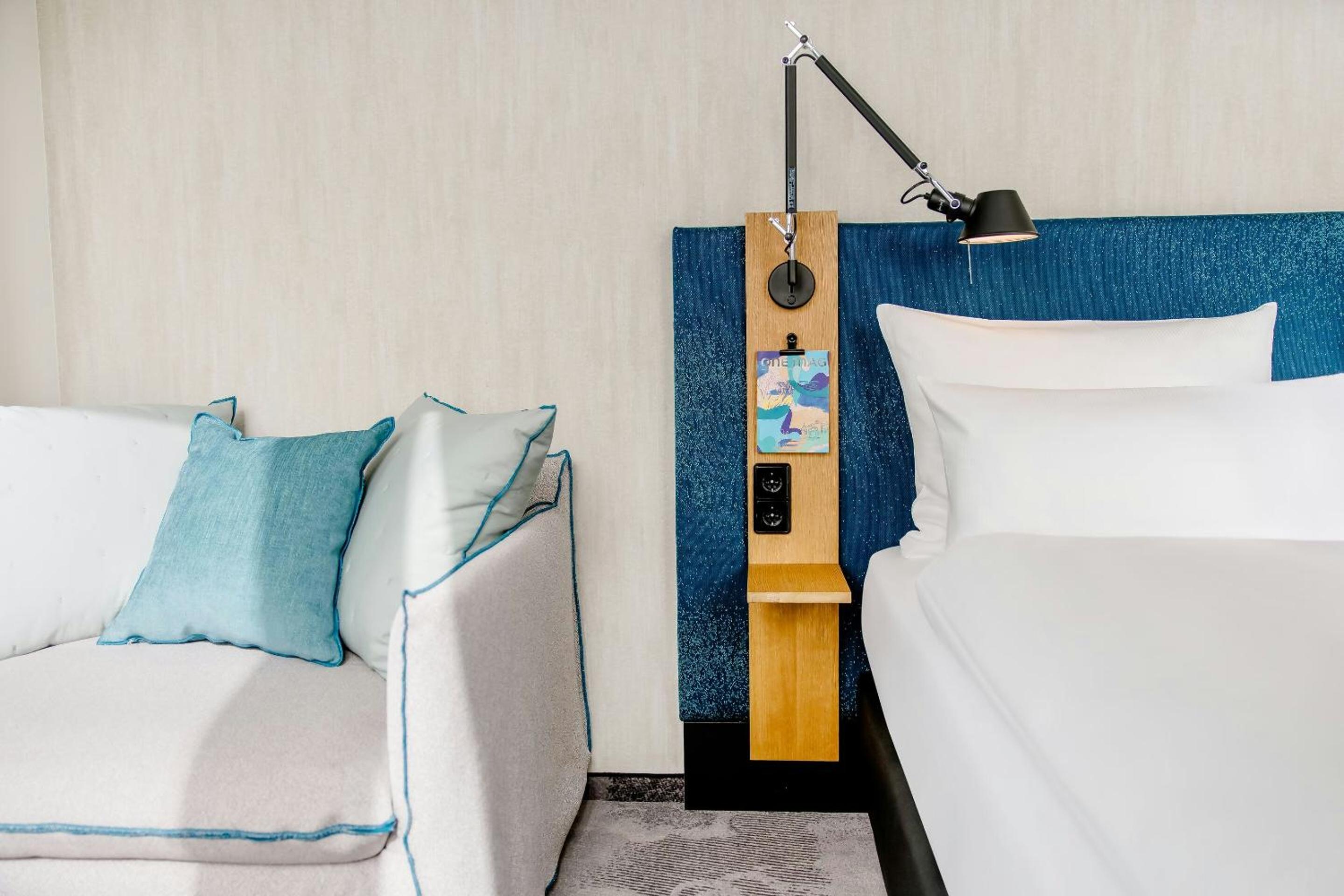 Deluxe Room (2 Adults + 1 Child)