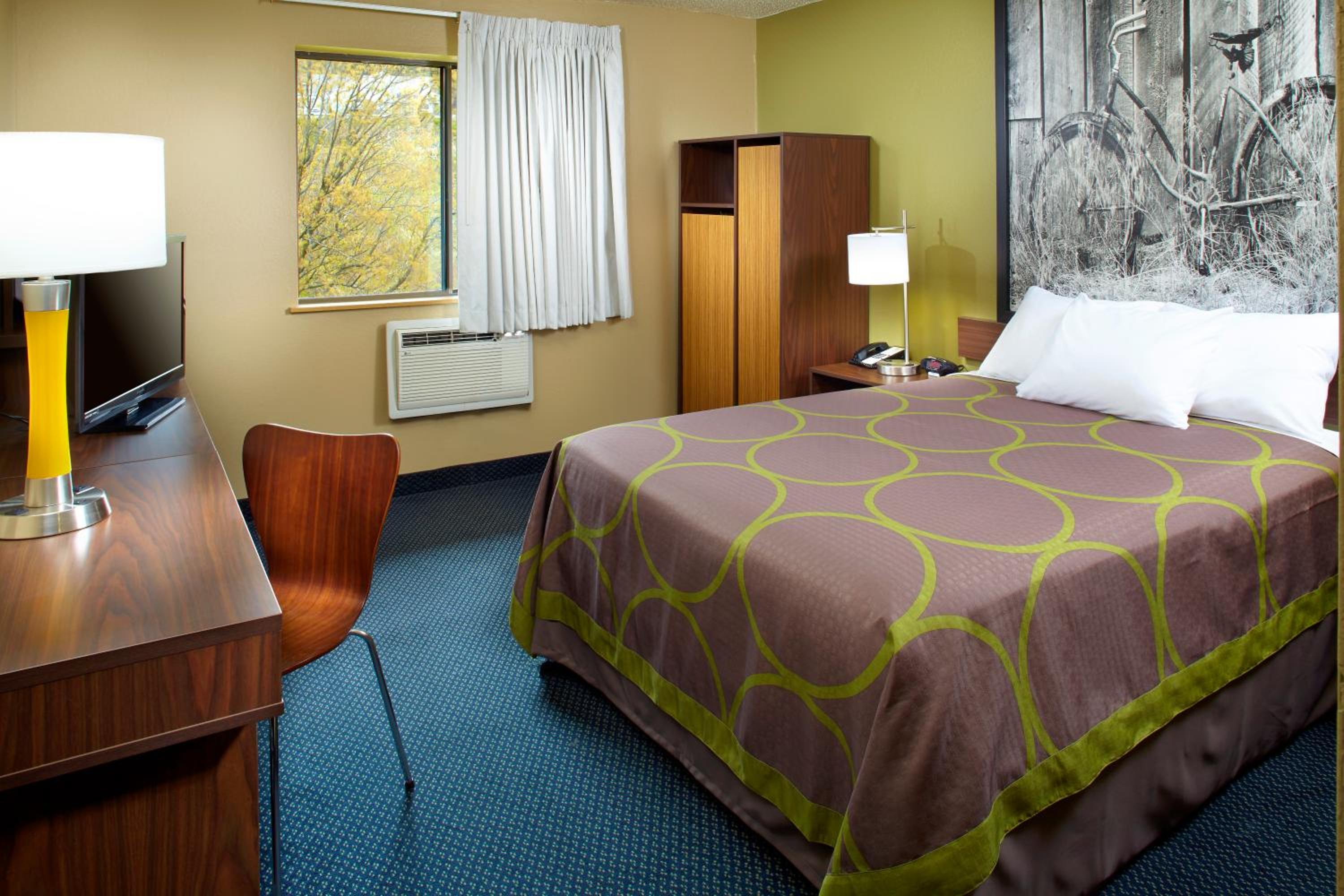 Queen Room - Non-Smoking - Photo 3