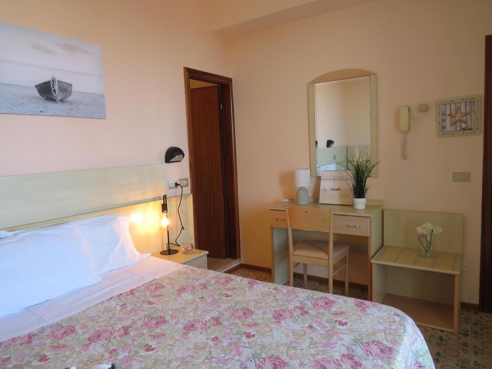 Double Room with Sea View photo 1