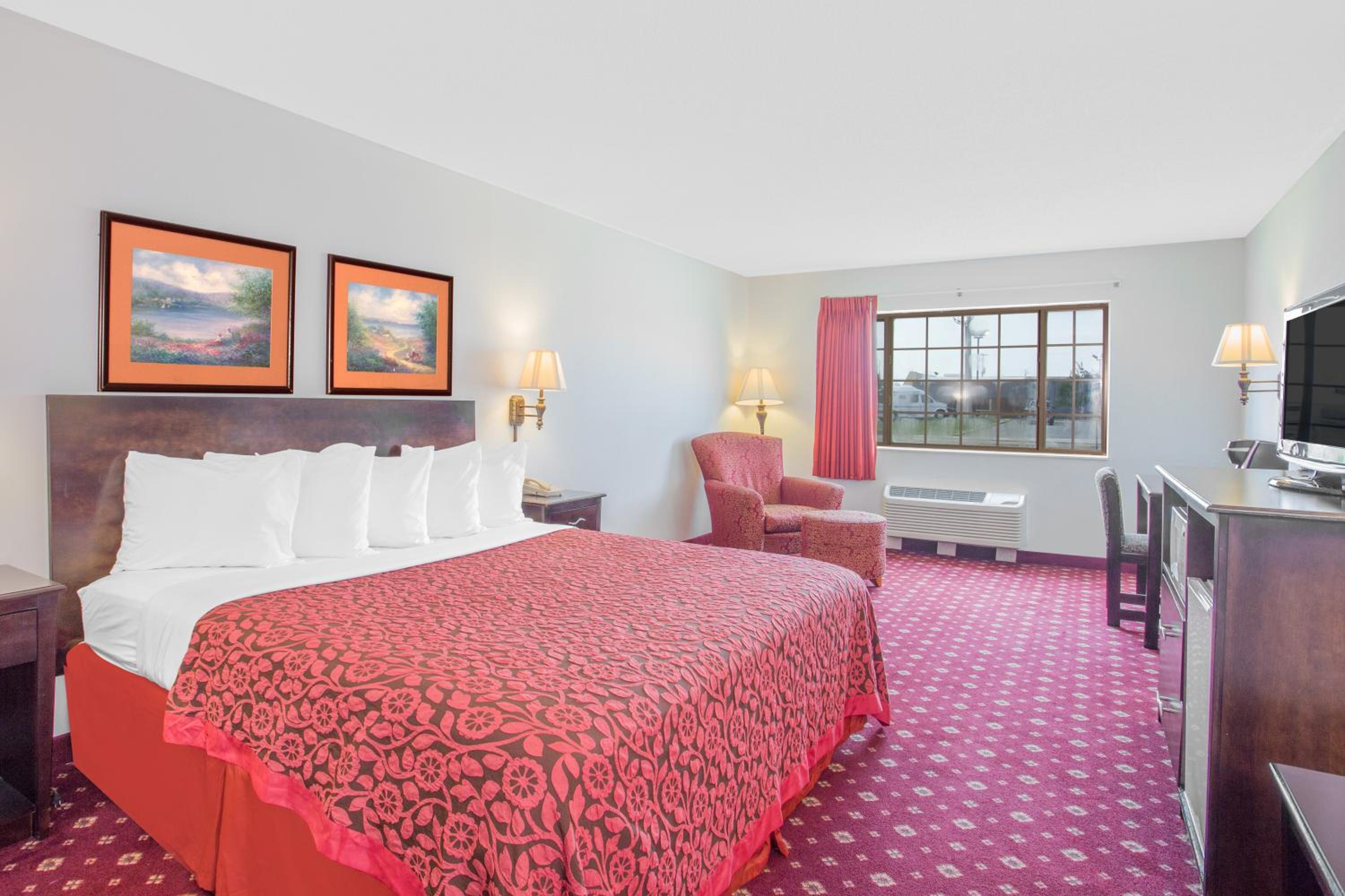 King Room - Non-Smoking - Photo 1