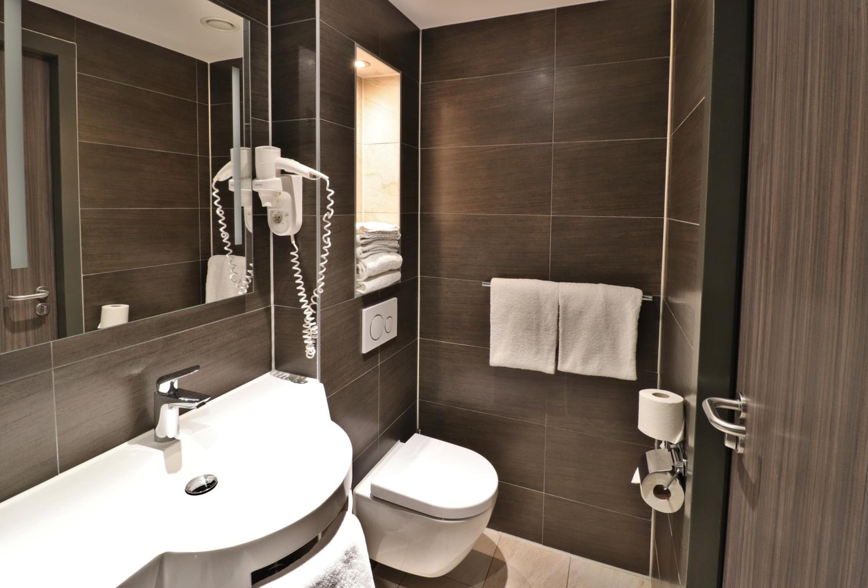 Economy Double Room photo 2