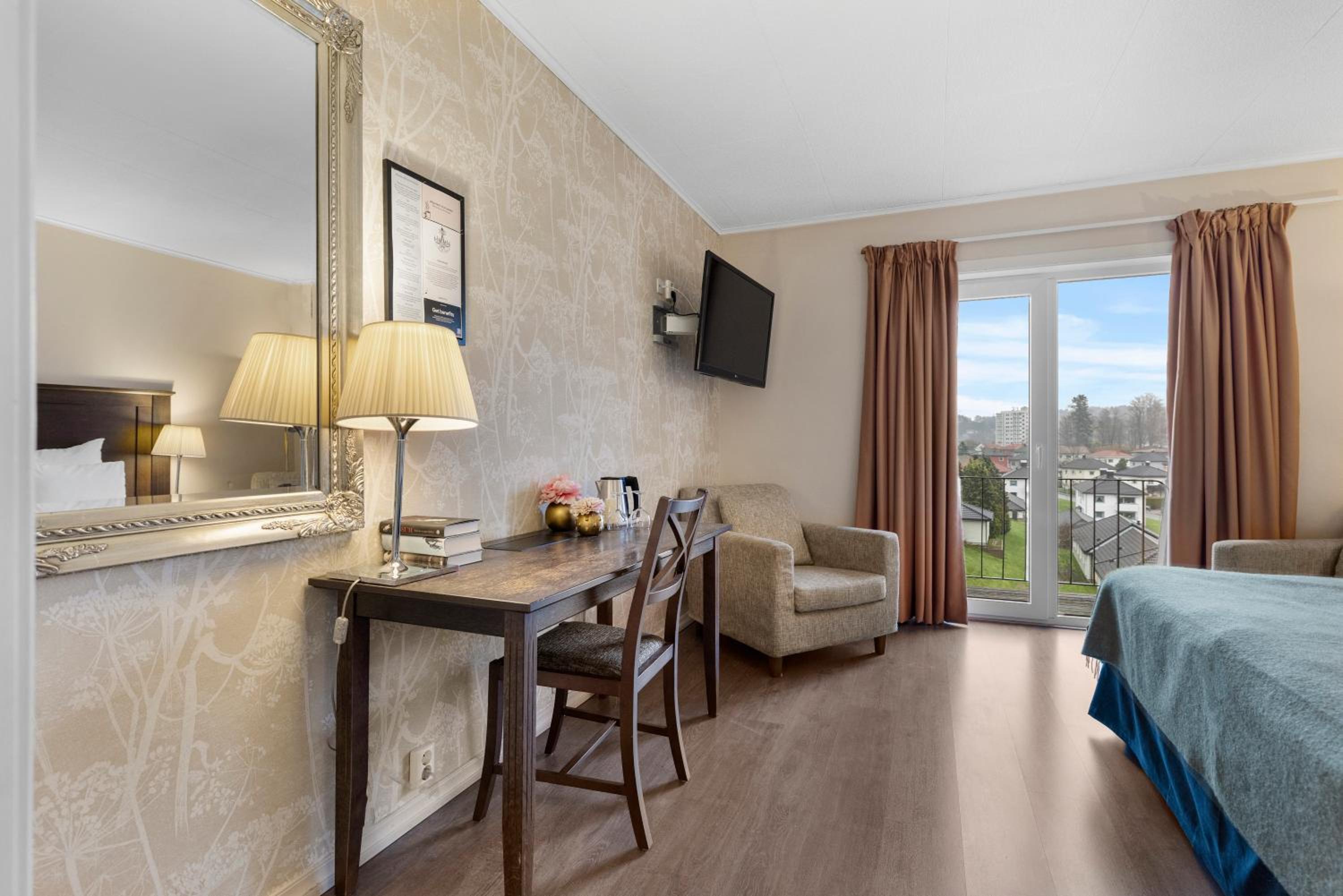 Superior Balcony Double Room photo 2