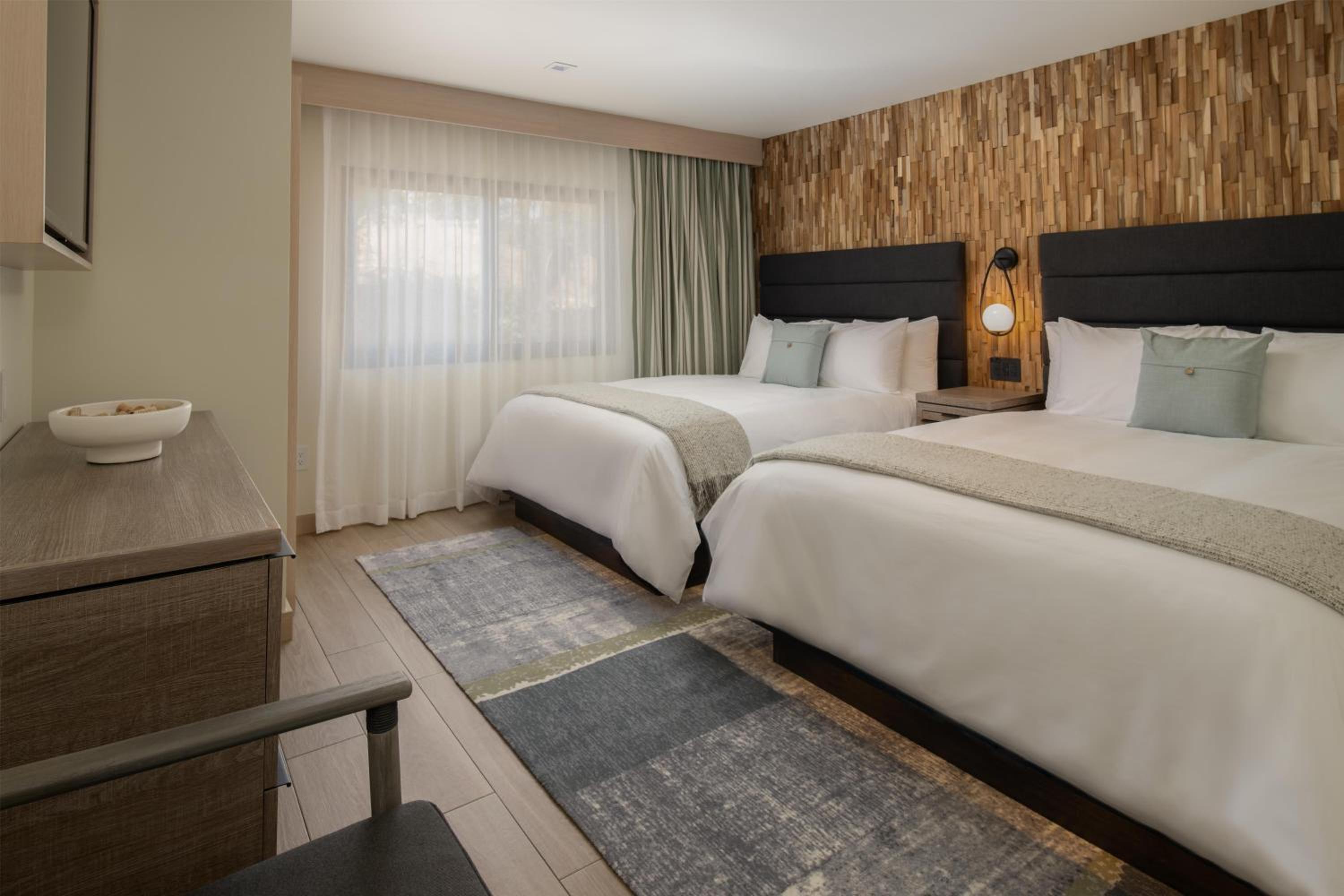 Queen Room with Two Queen Beds and Pool View - Photo 1