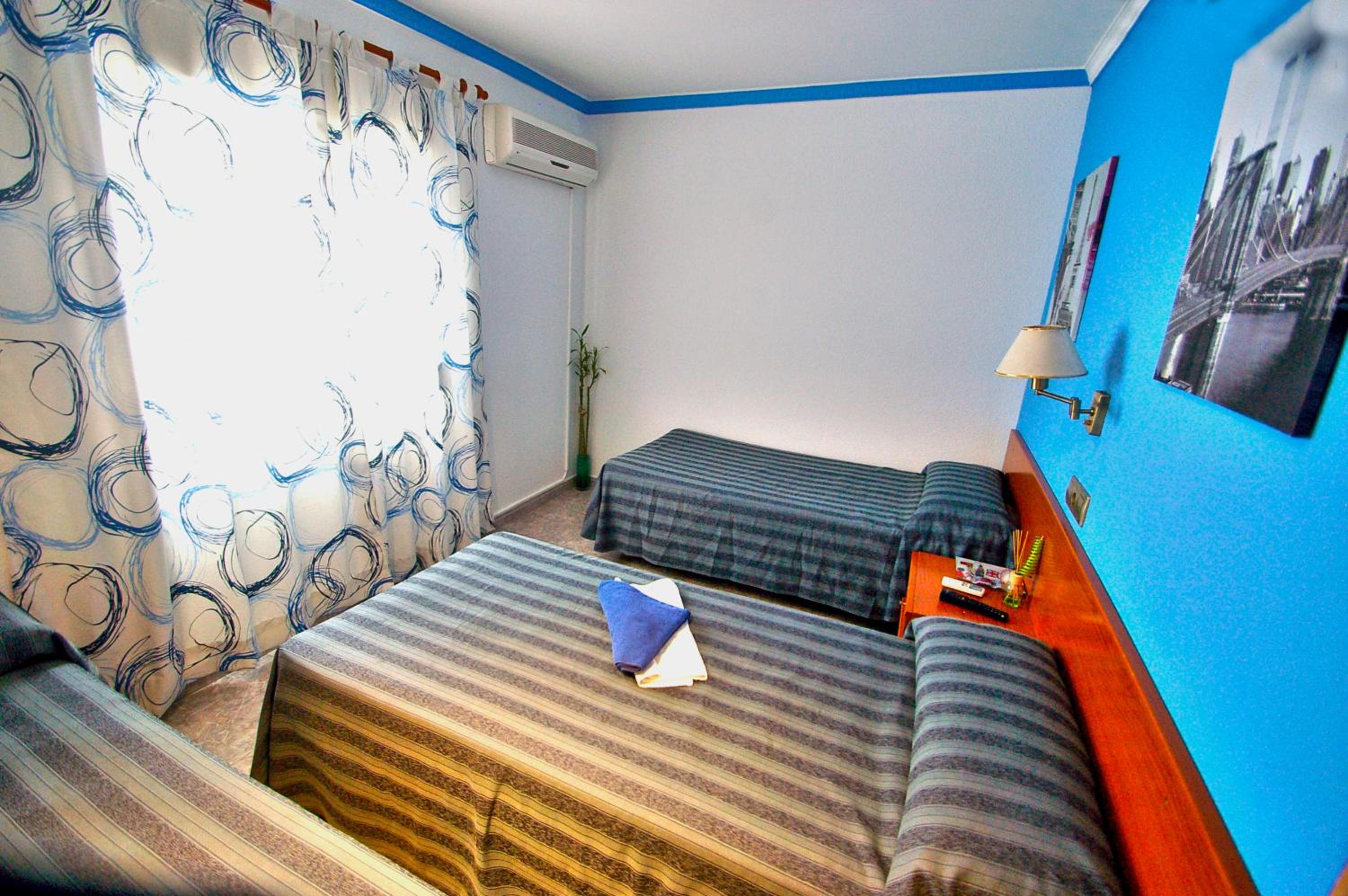 Twin Room - Photo 4