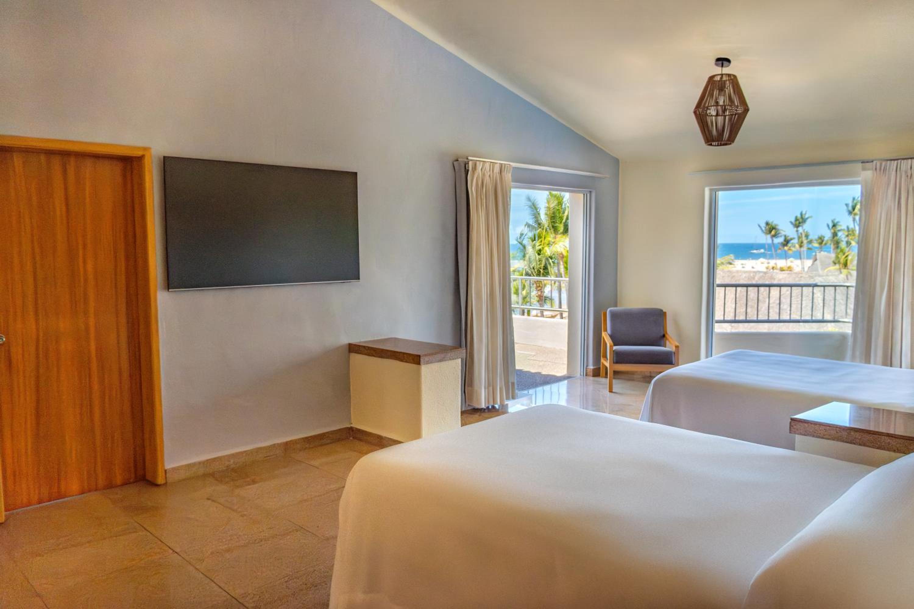 Deluxe Partial Bay View