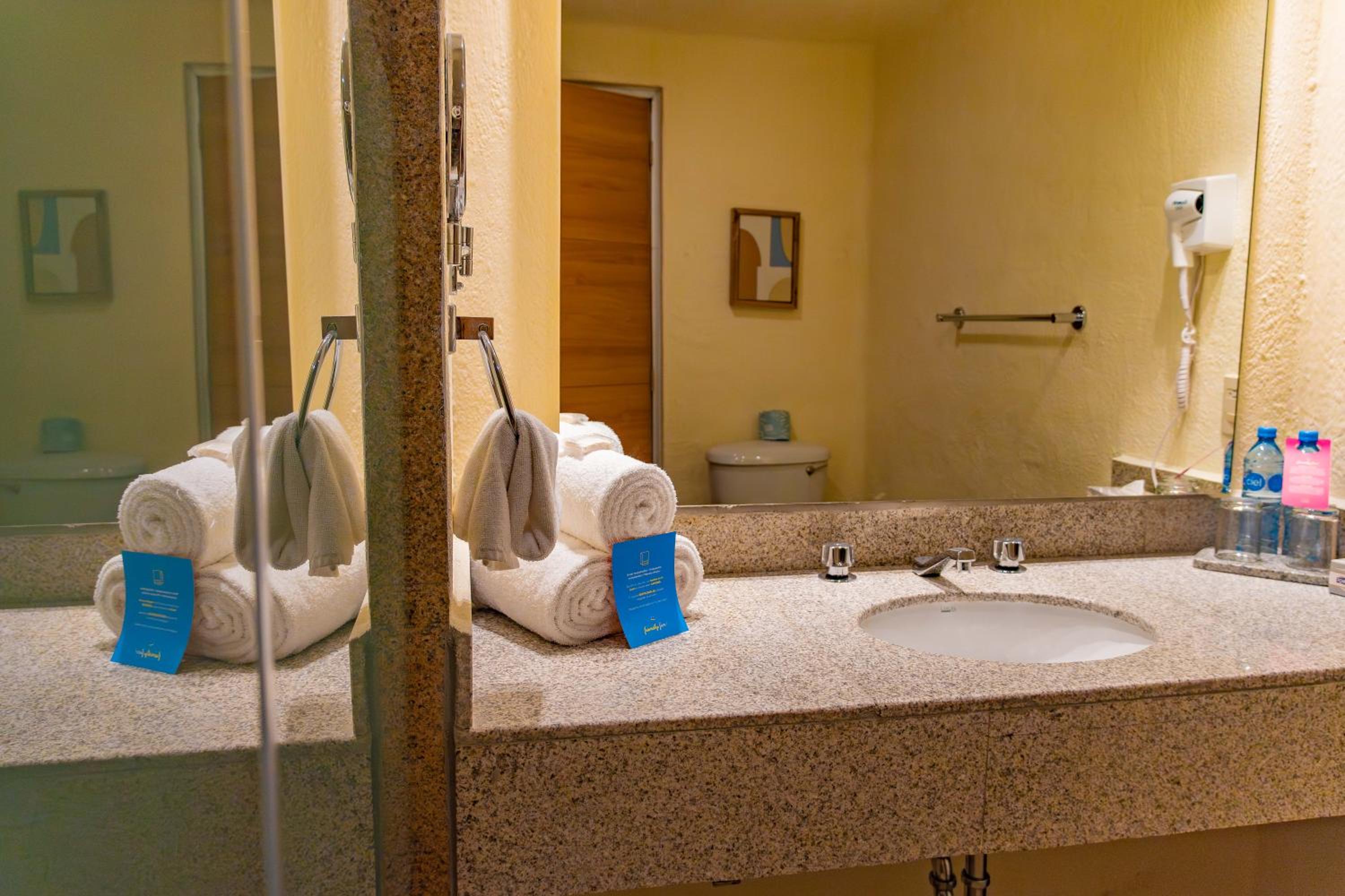 Standard Double Room - Photo 5