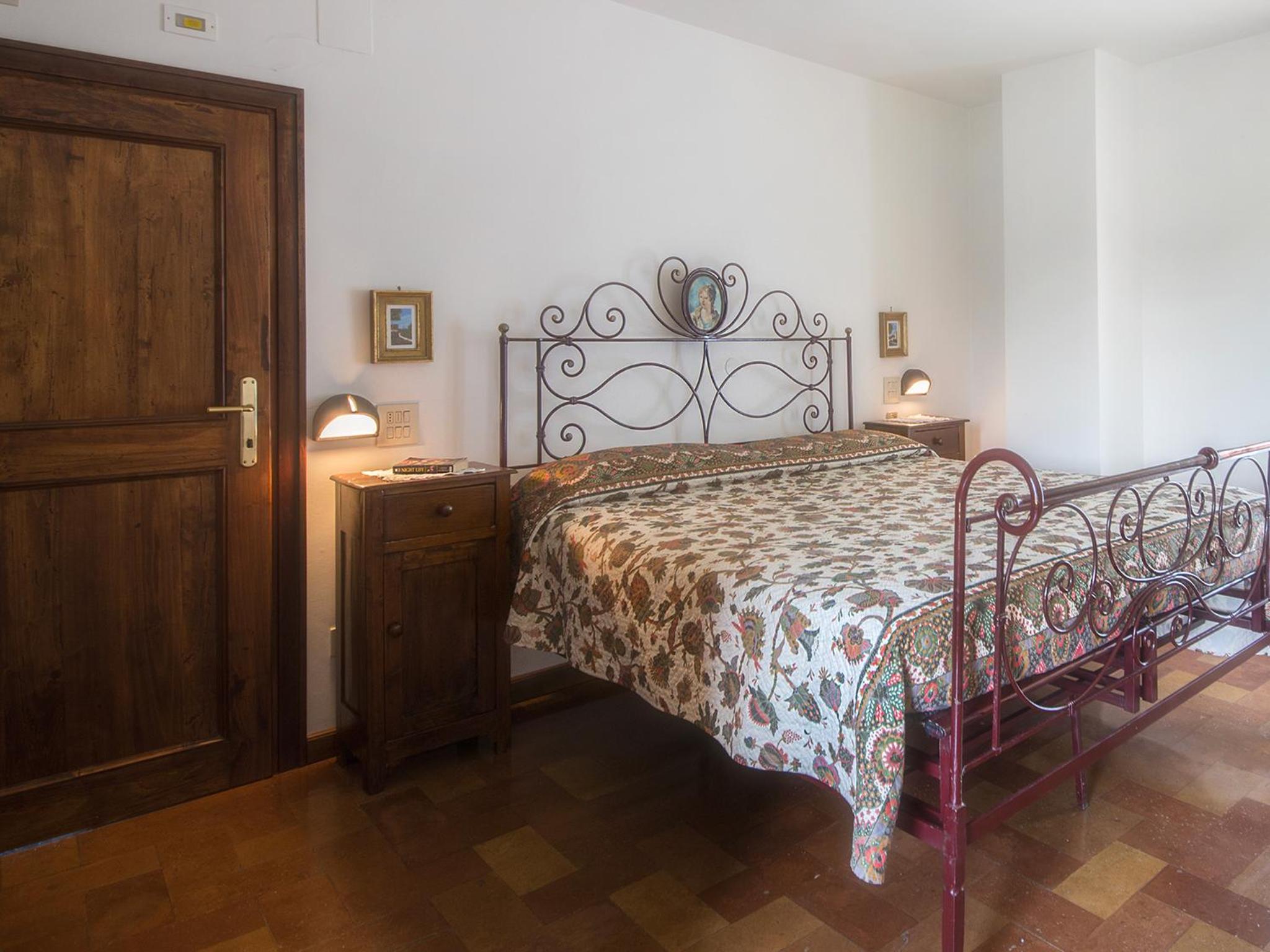 Three-Bedroom Apartment with View photo 3