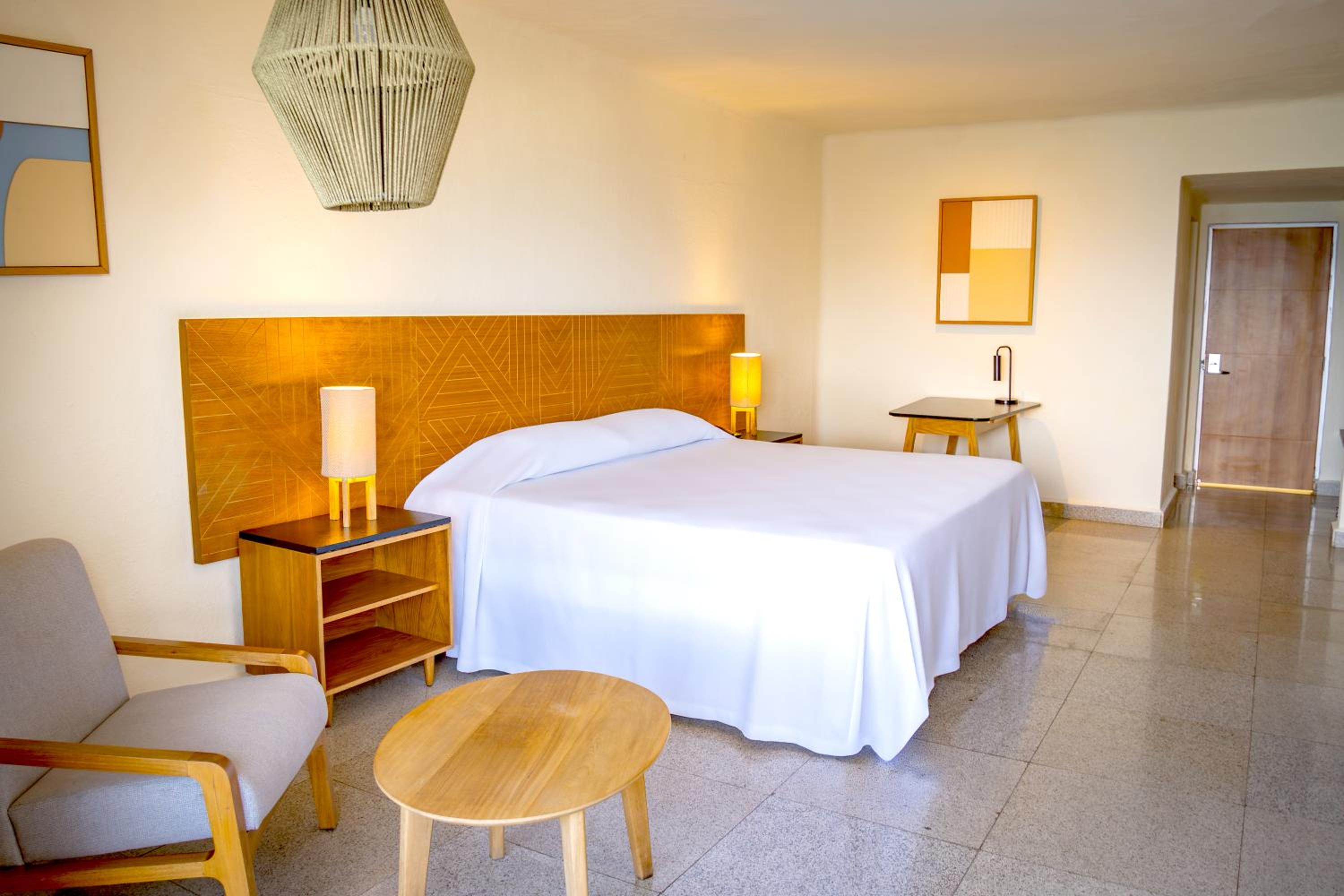 Standard Double Room - Photo 3