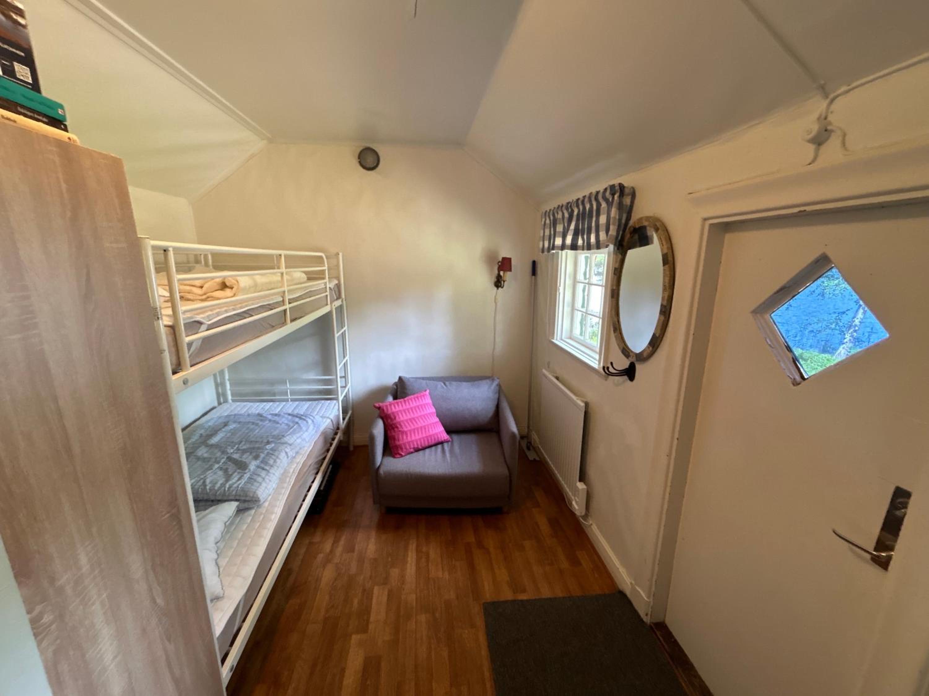One-Bedroom House photo 2