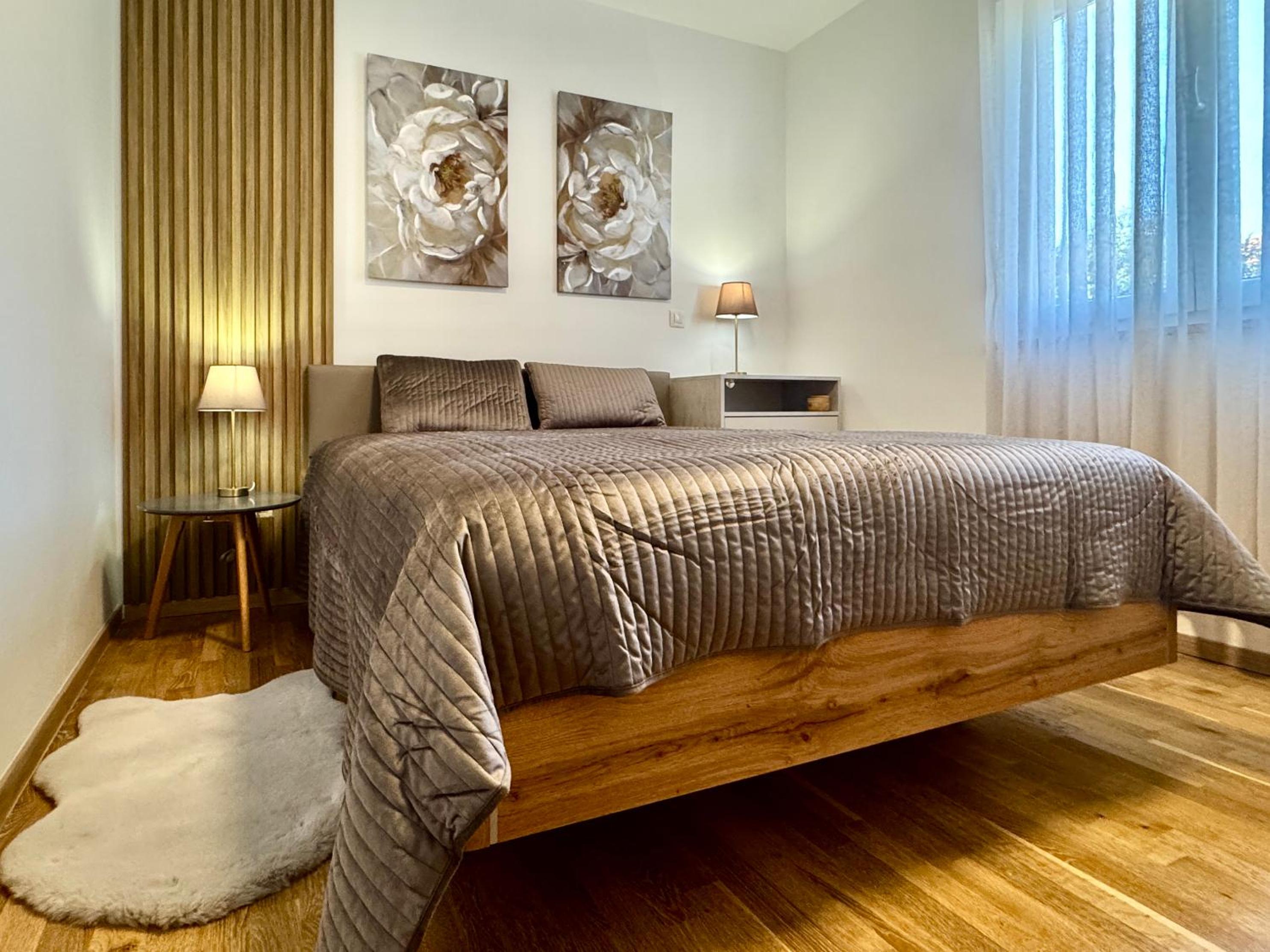 One-Bedroom Apartment with Garden View