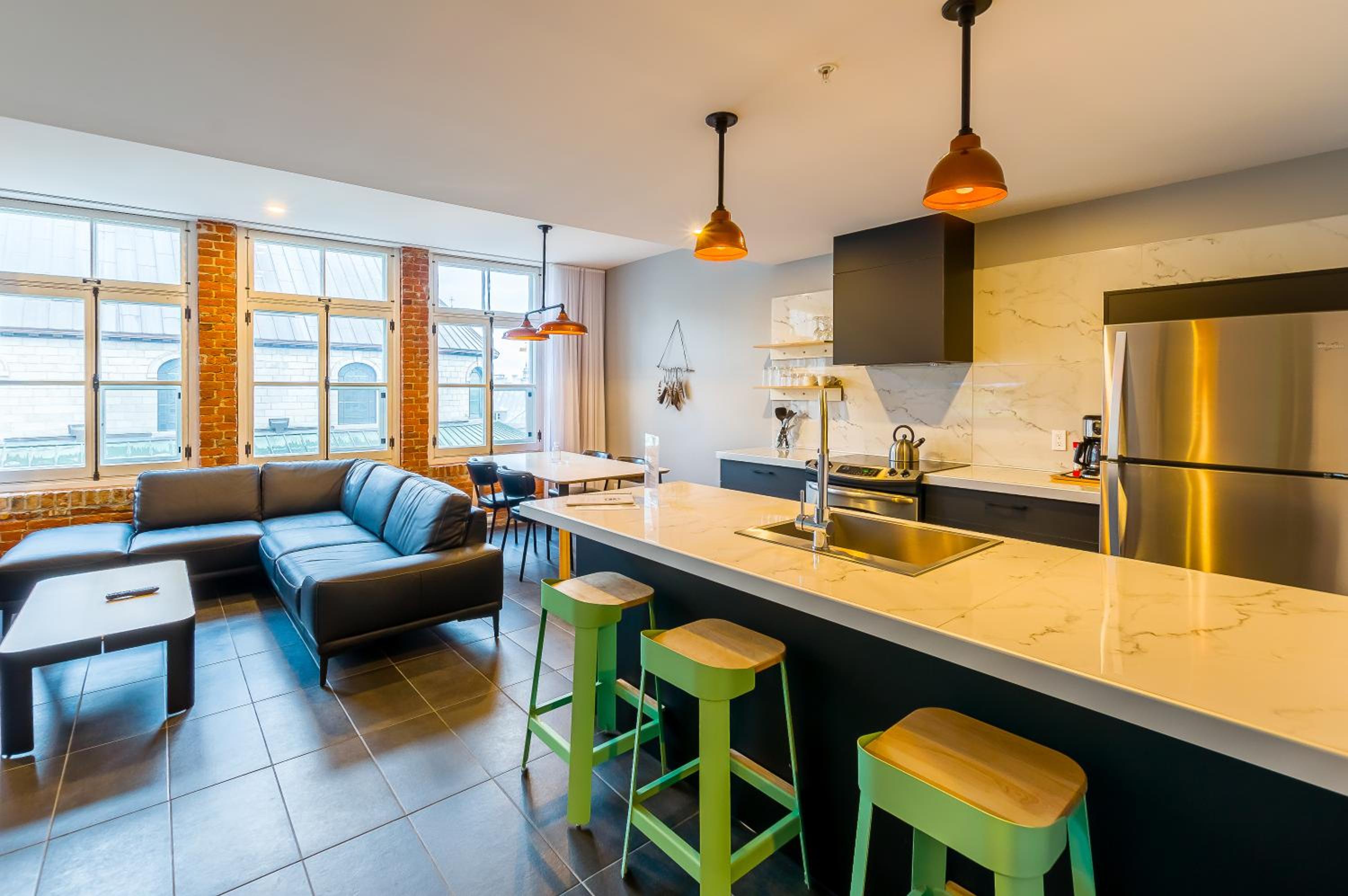 Two-Bedroom Apartment with City View T301 thumbnail 6
