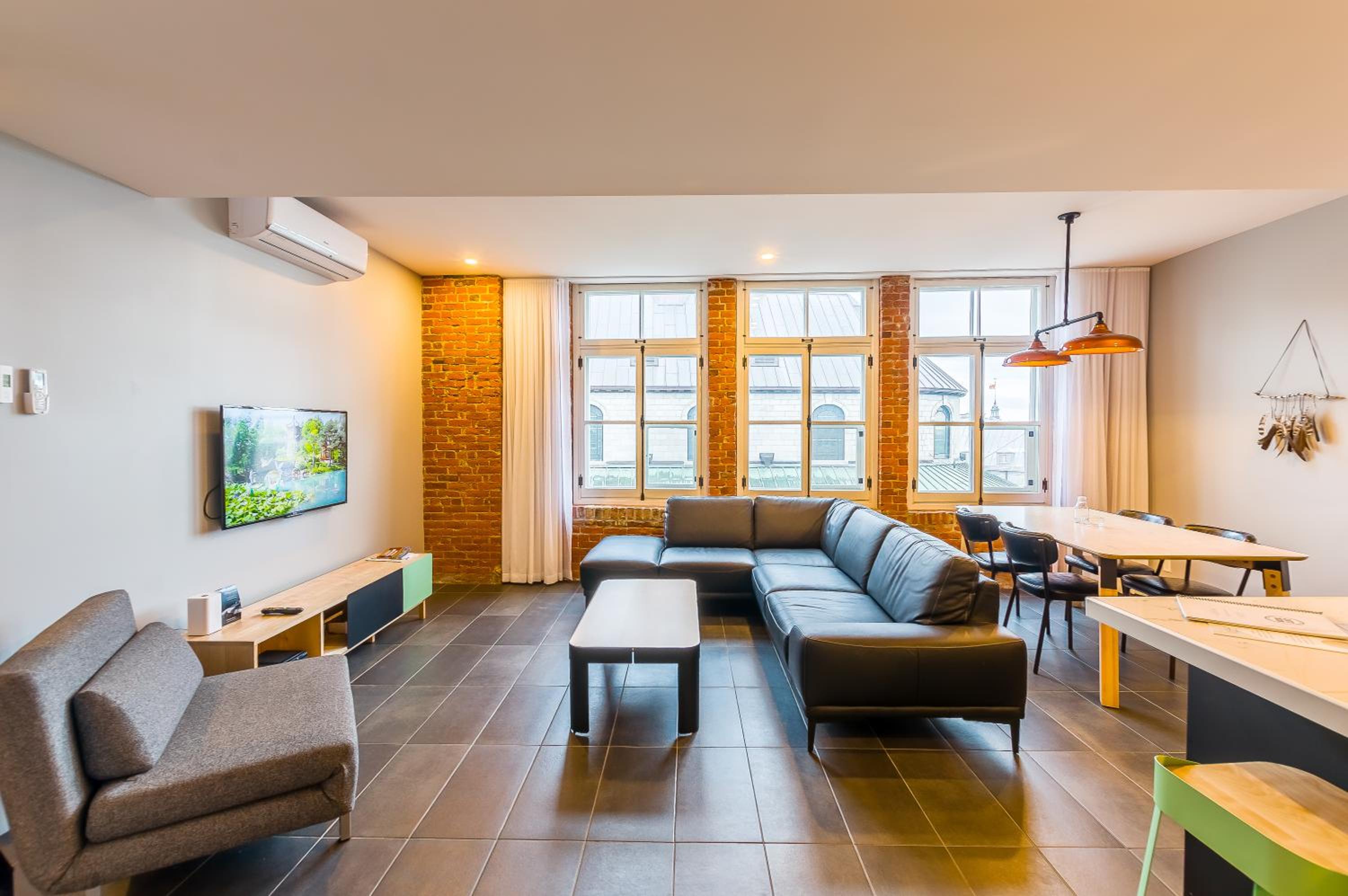Two-Bedroom Apartment with City View T301