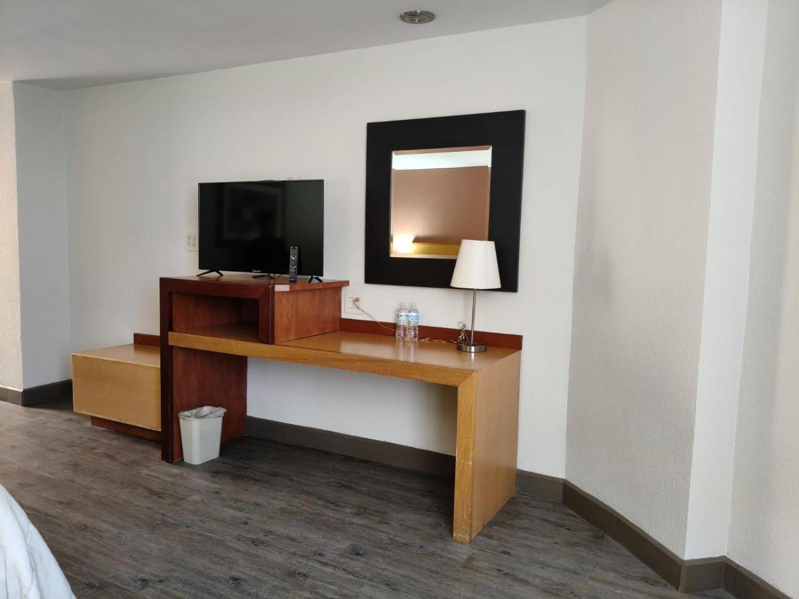 Superior King Room - Photo 4