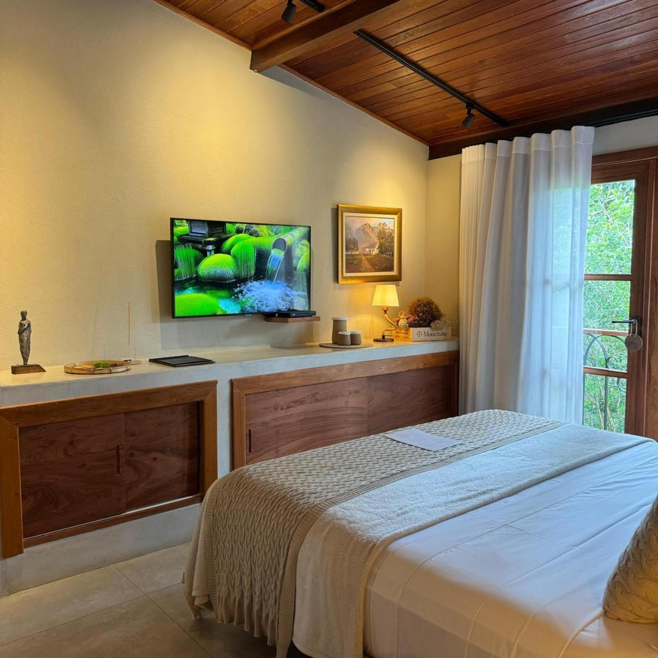 Suite with Garden View