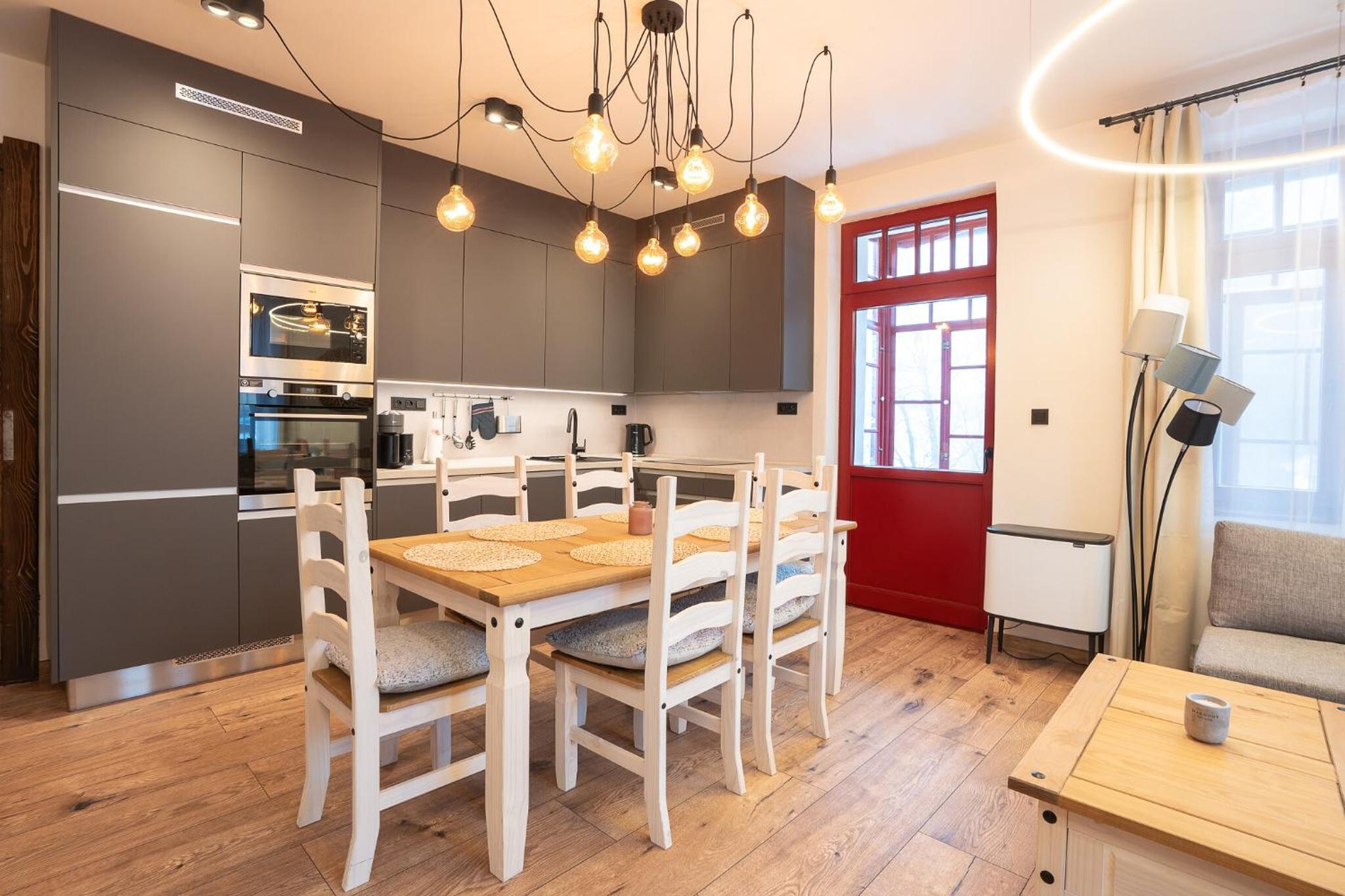 Deluxe Apartment