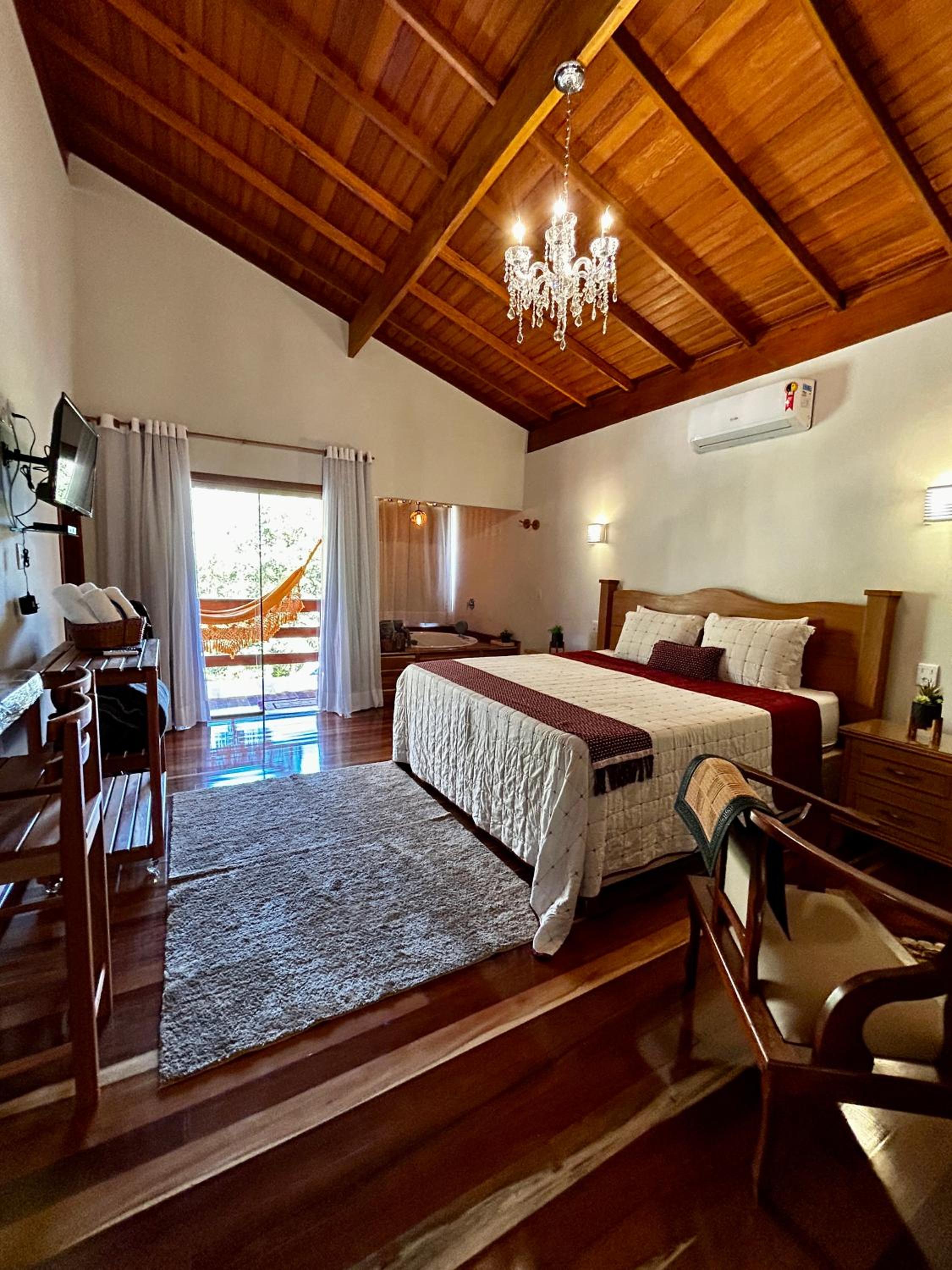 King Suite with Spa Bath photo 1