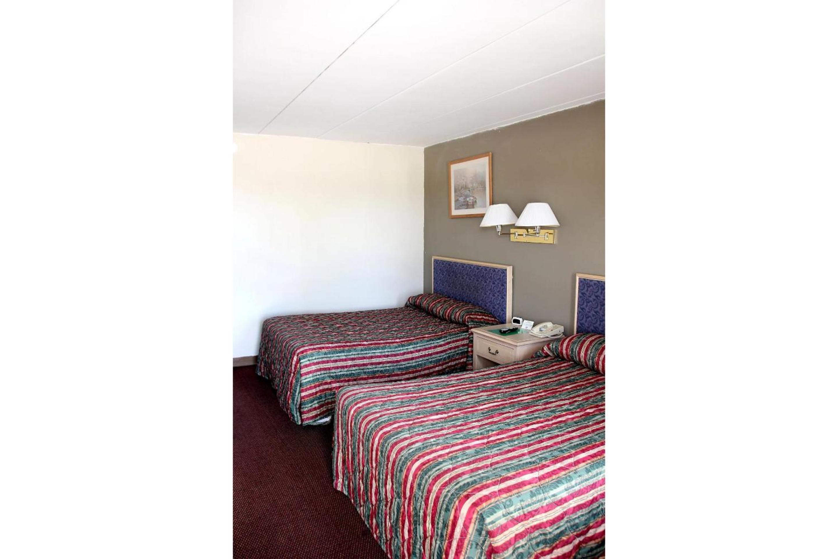 2 Full Beds Non-Smoking photo 3