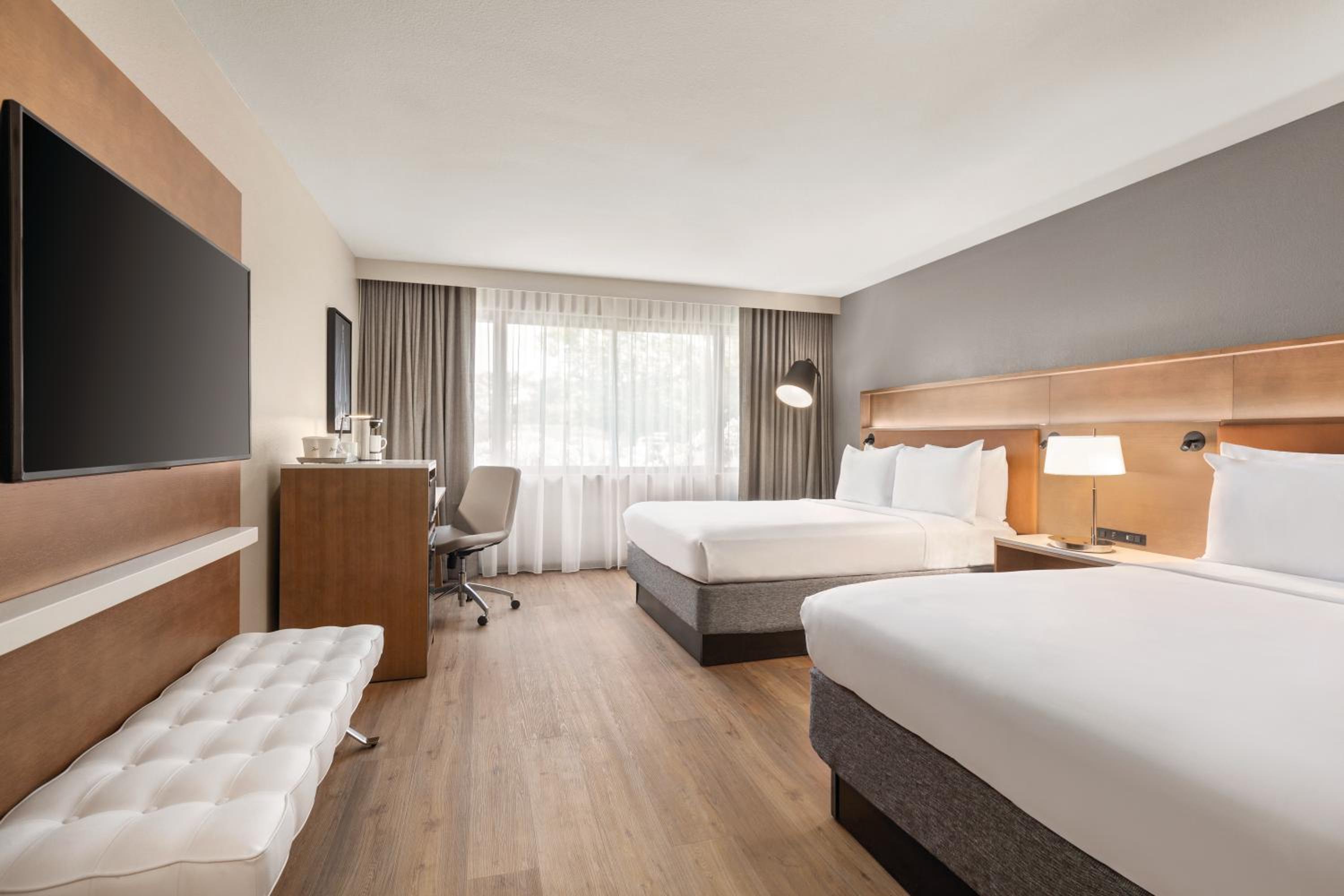 Queen Suite with Two Queen Beds and Roll-In Shower - Disability Access/Non Smoking