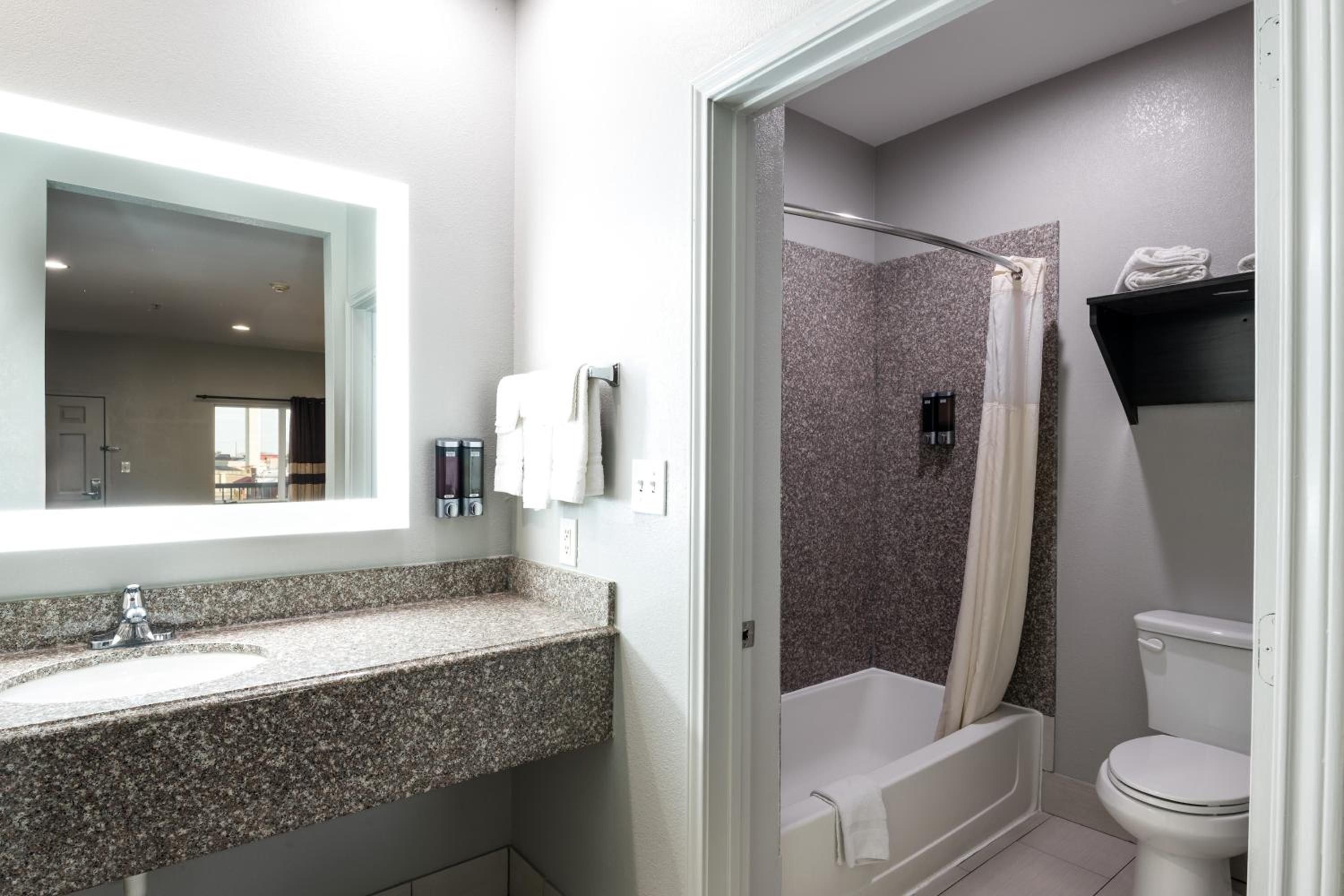 King Room with Spa Bath