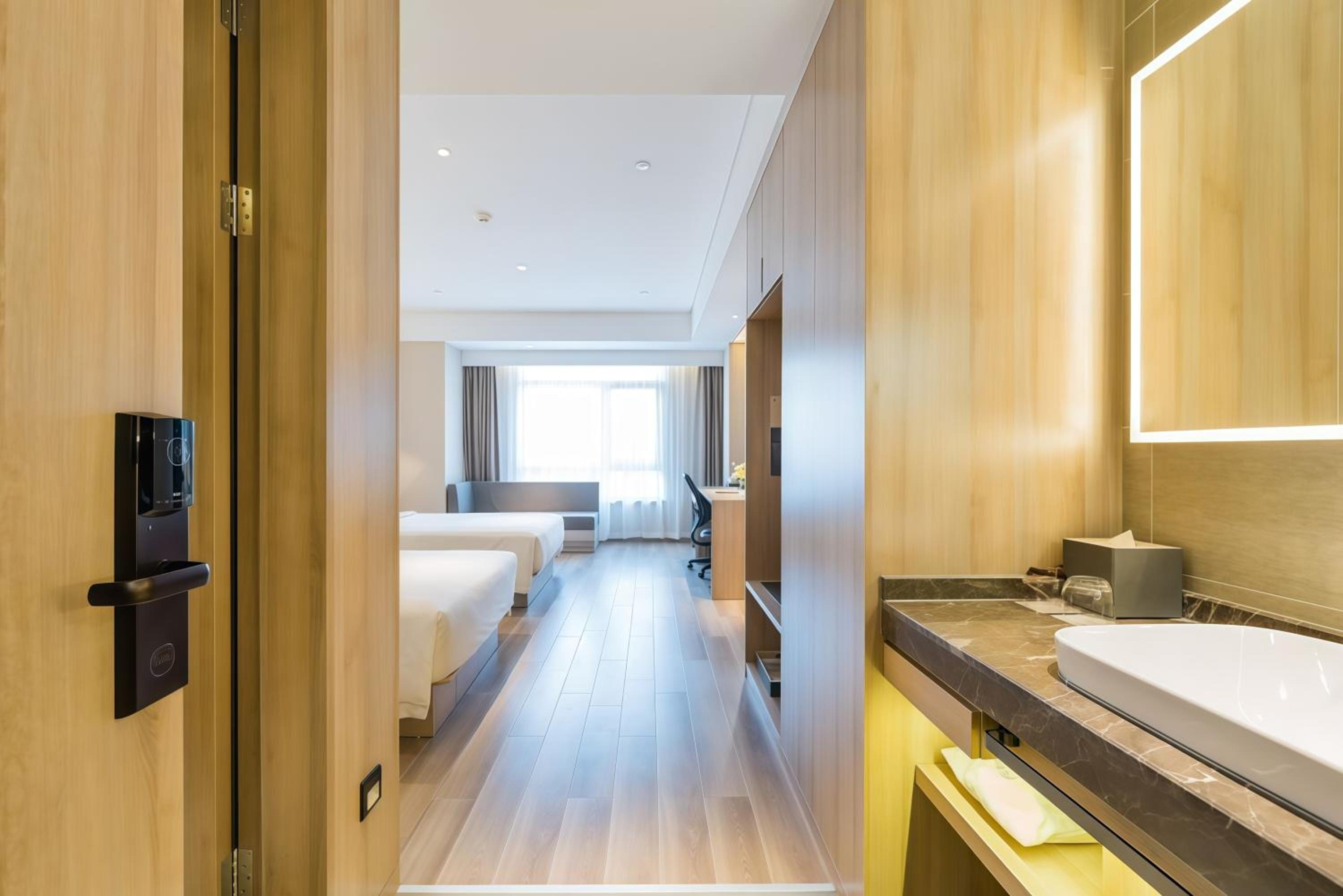 Executive Twin Room - Photo 9