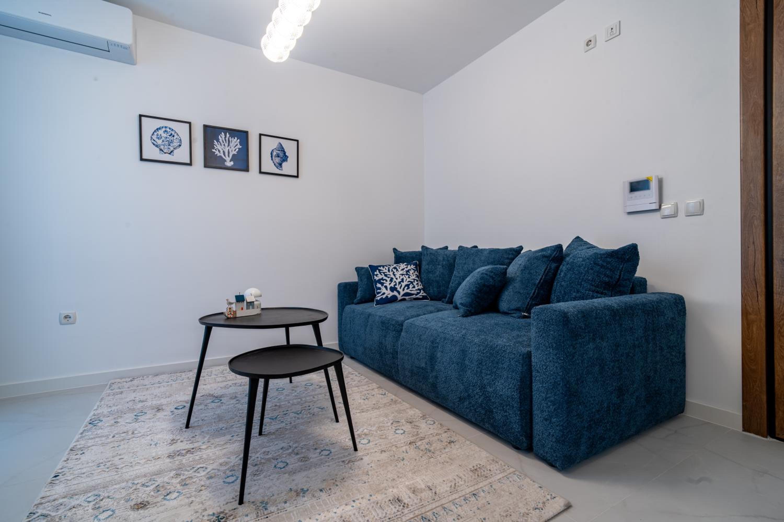 One-Bedroom Deluxe Apartment