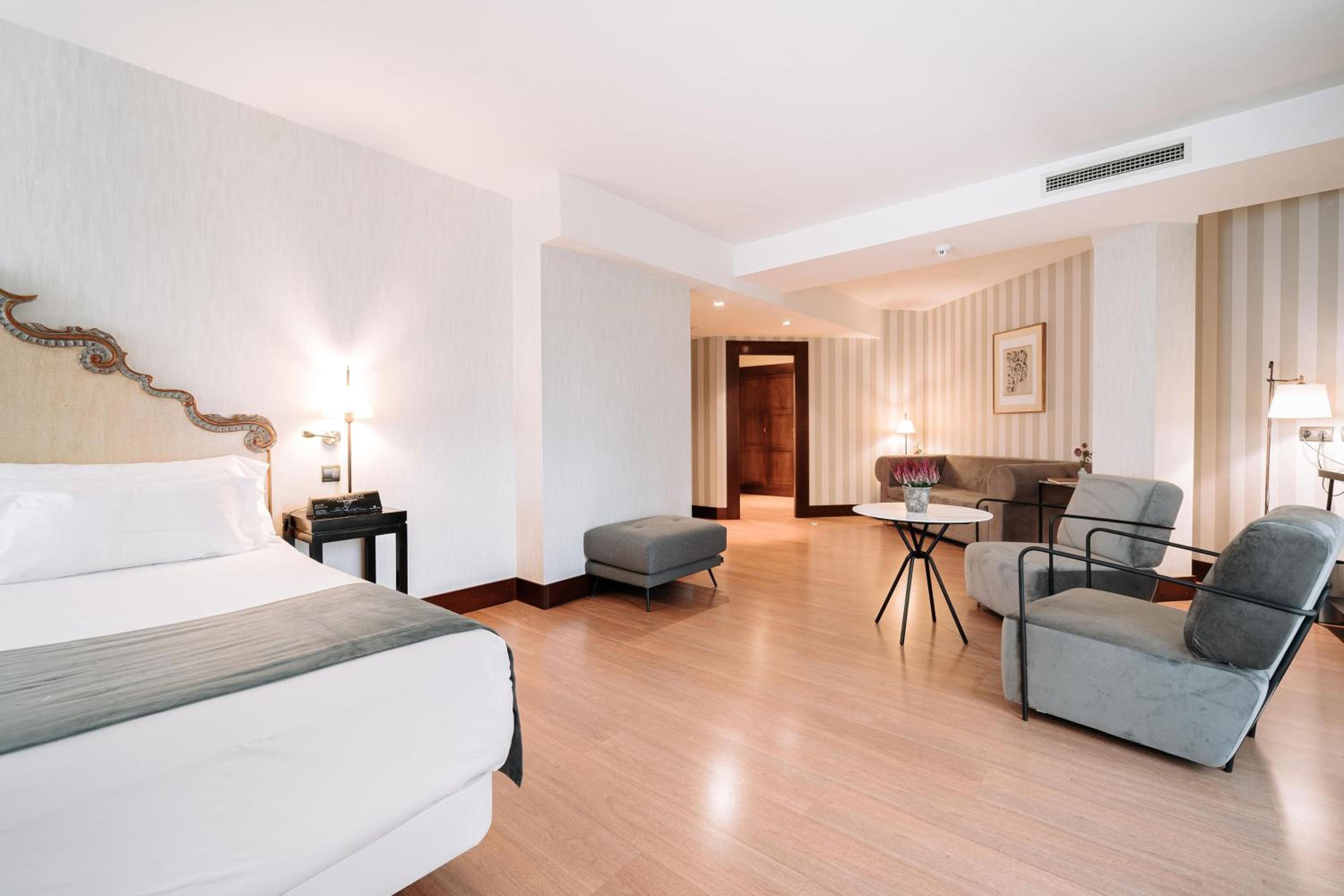 Premium Room - Photo 2