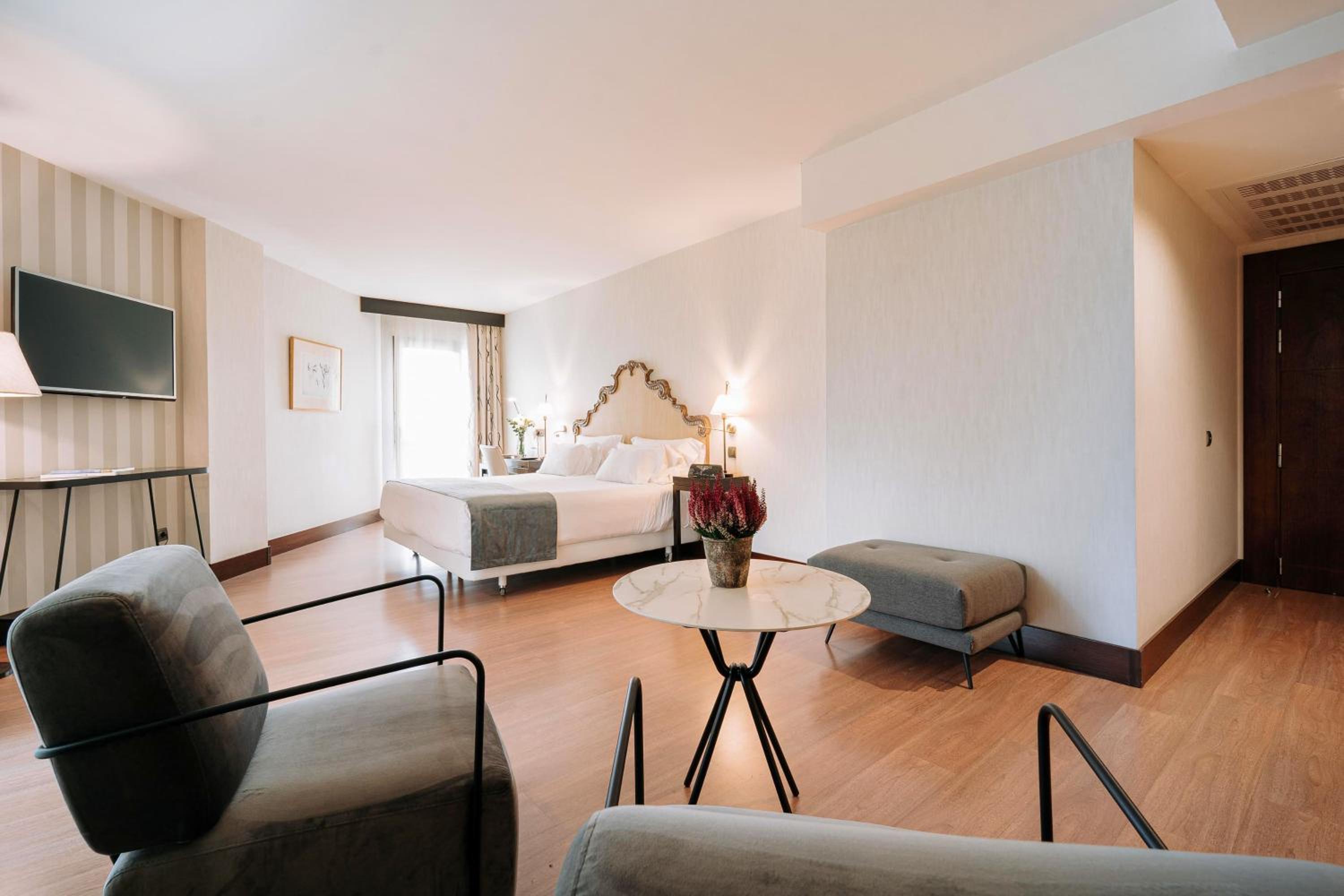Premium Room - Photo 3